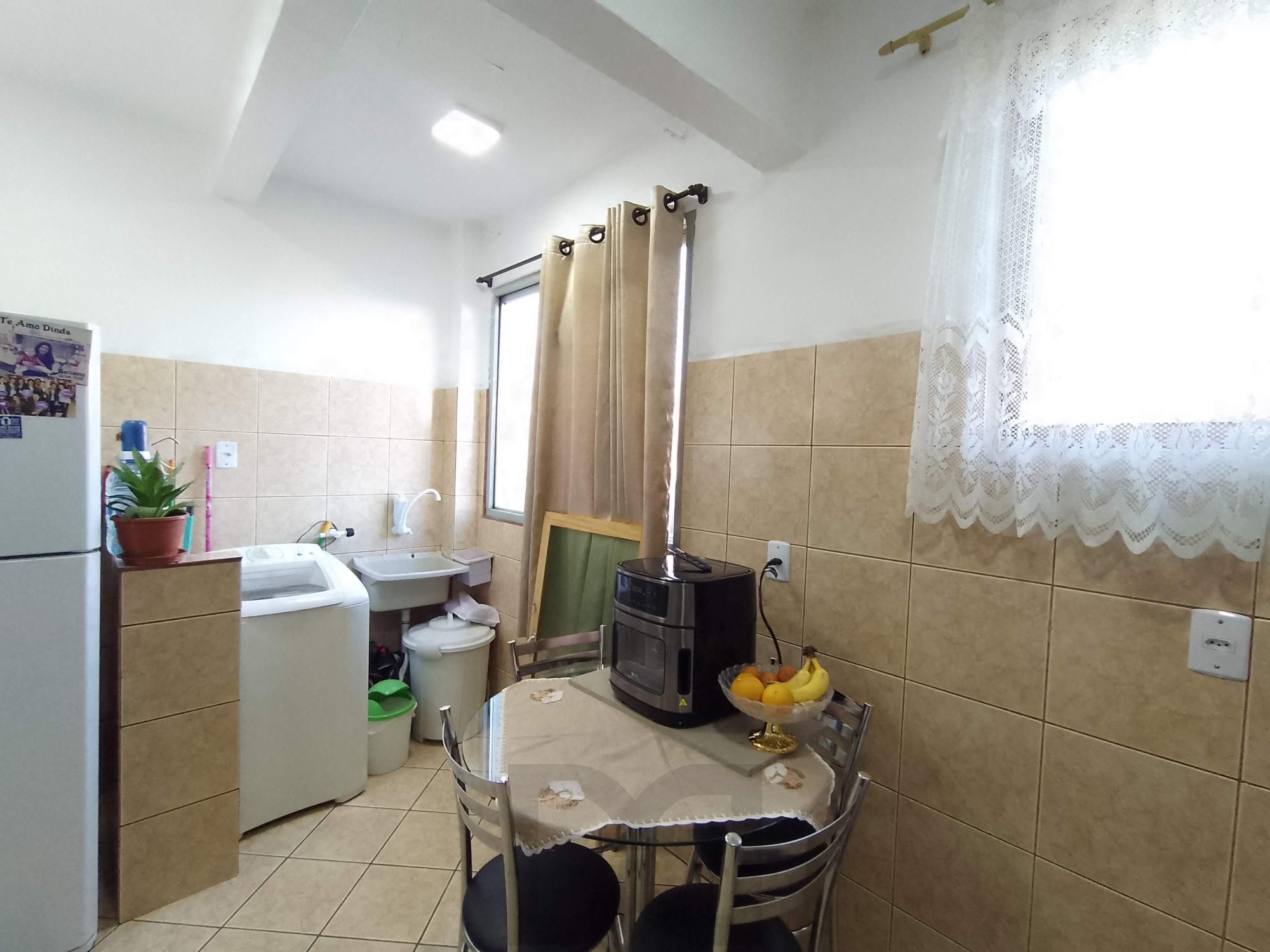 Apartamento 2 dormitórios reformado no Passo D'Areia — foto 7
