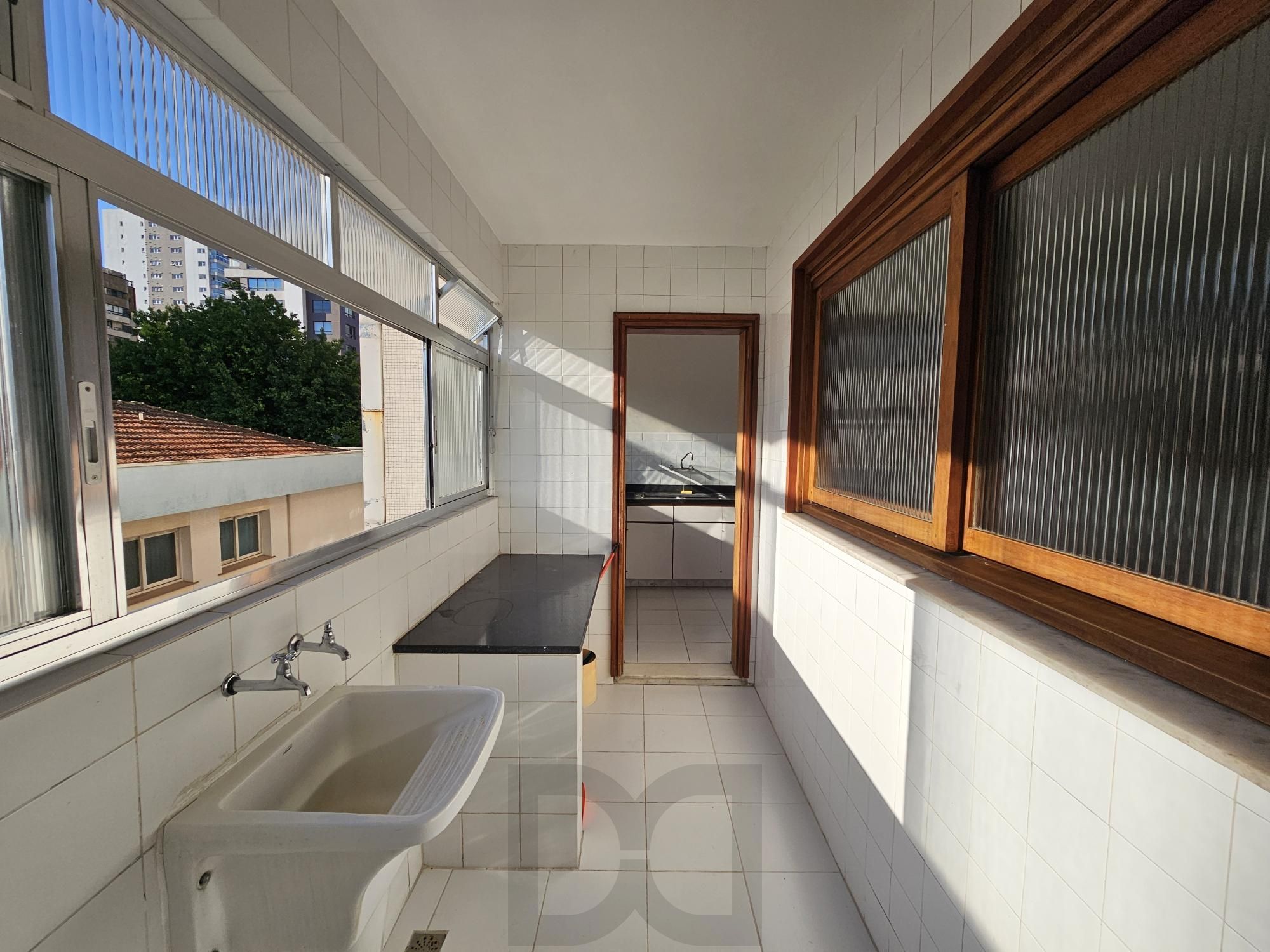 APARTAMENTO EM FRENTE A PRAÇA - BAIRRO PETRÓPOLIS — foto 28