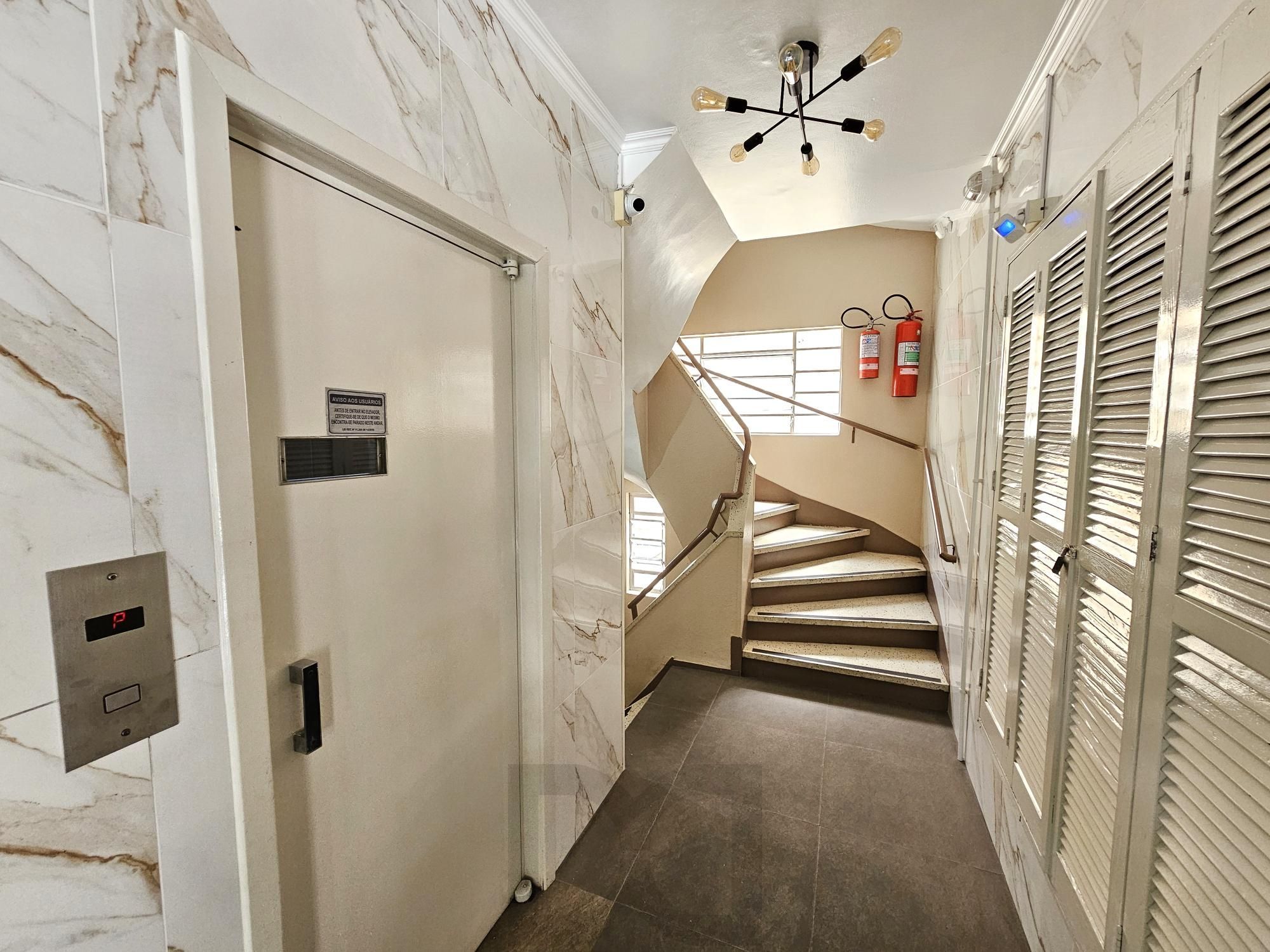 Apartamento 2 dormitórios com elevador na Cristóvão — foto 17
