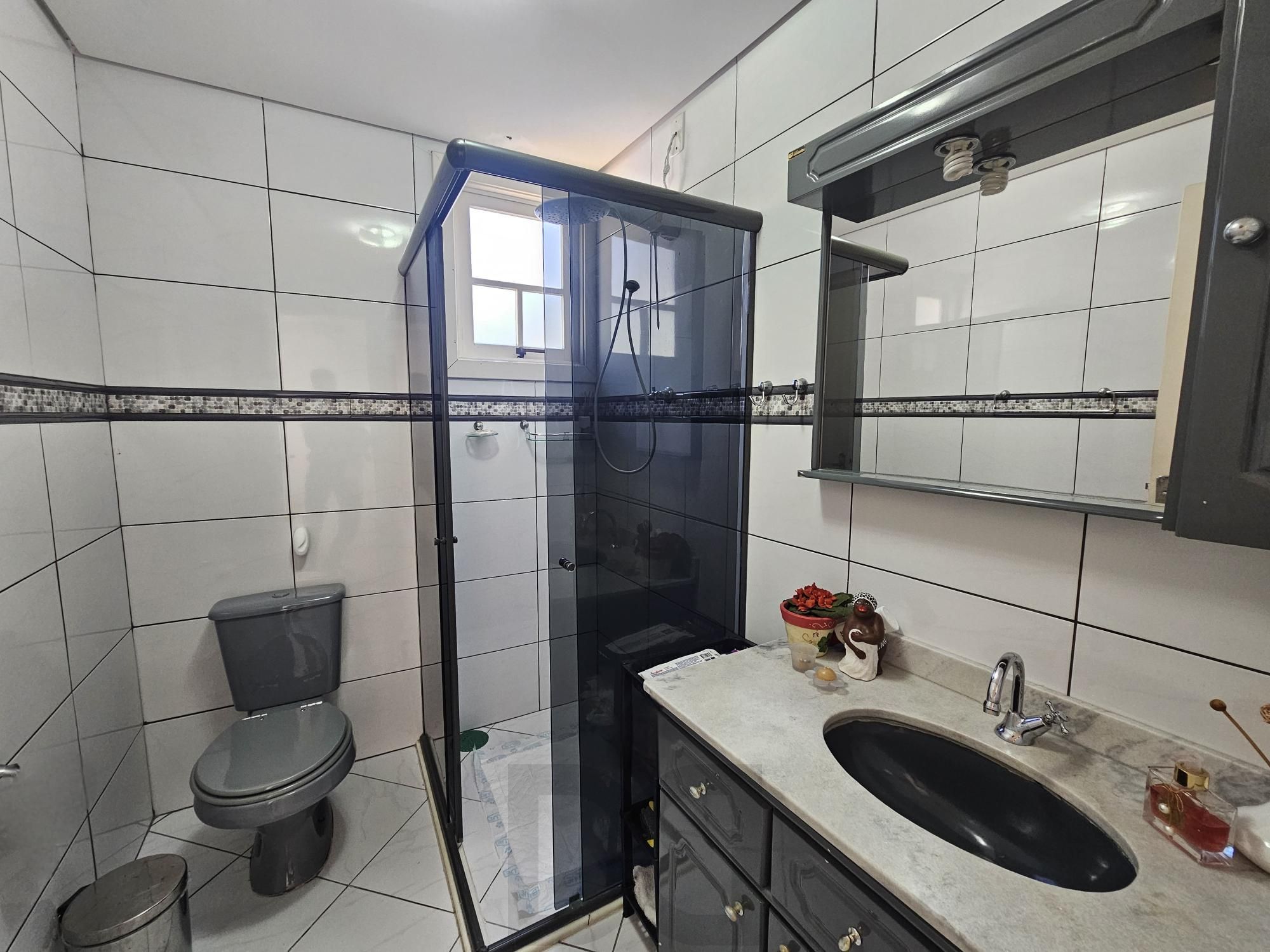 SOBRADO COM 3 SUÍTES + DORMITÓRIOS NO TÉRRREO | PISCINA | E MUITO MAIS — foto 27