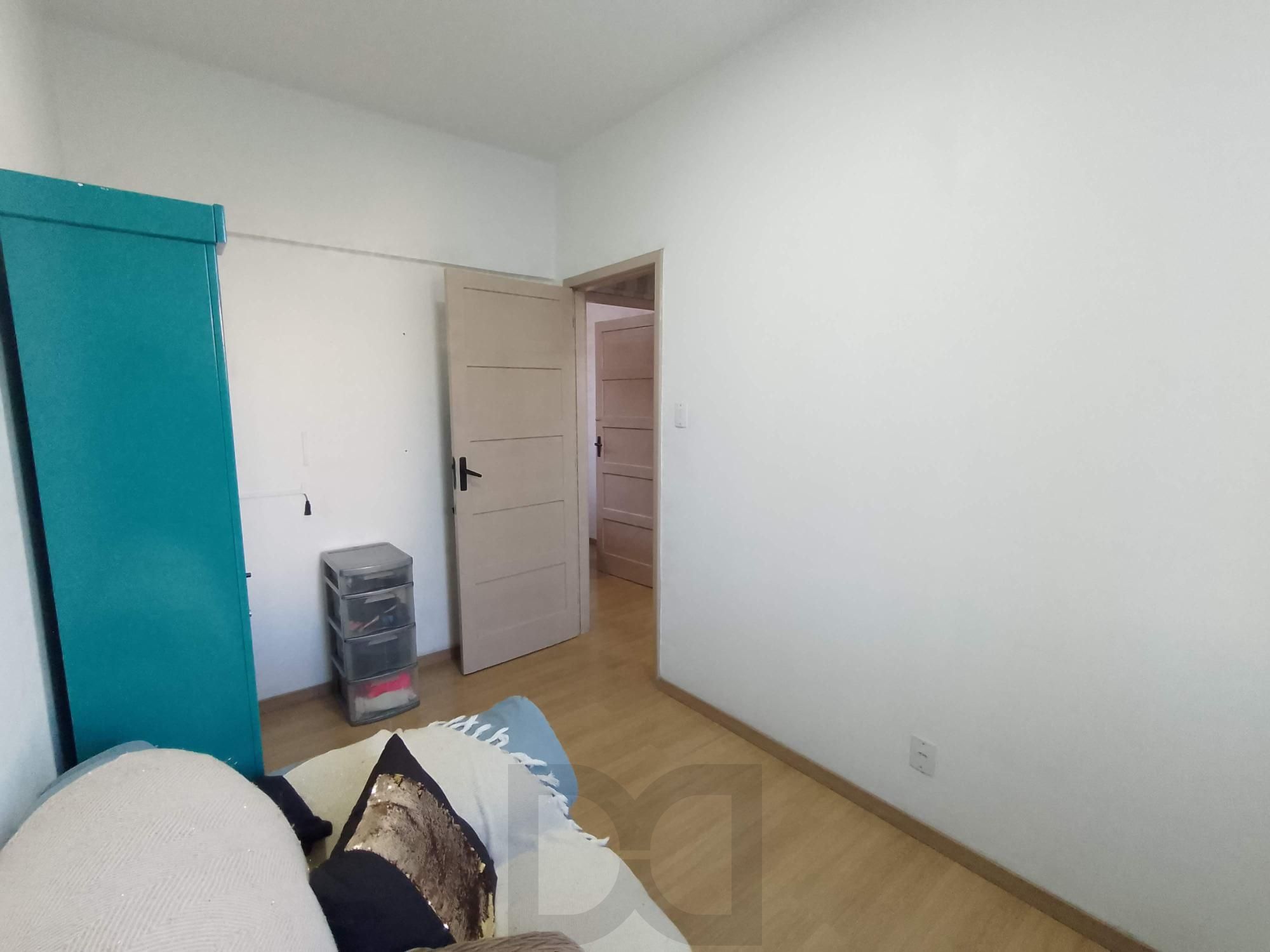 Apartamento 2 dormitórios reformado no Passo D'Areia — foto 18