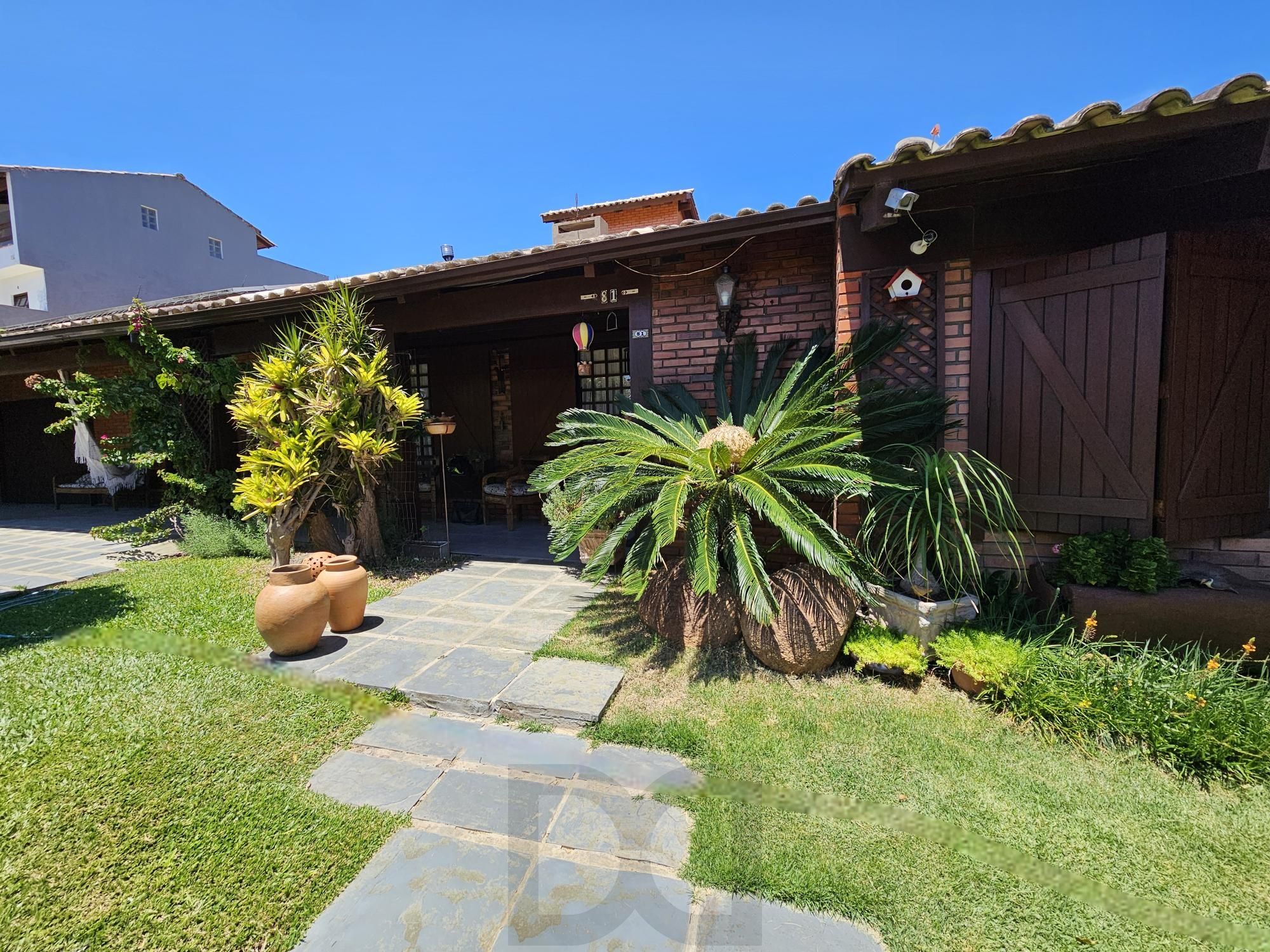 LINDA CASA NO BAIRRO GUARUJÁ - TERRENO COM 22 METROS DE FRENTE — foto 40