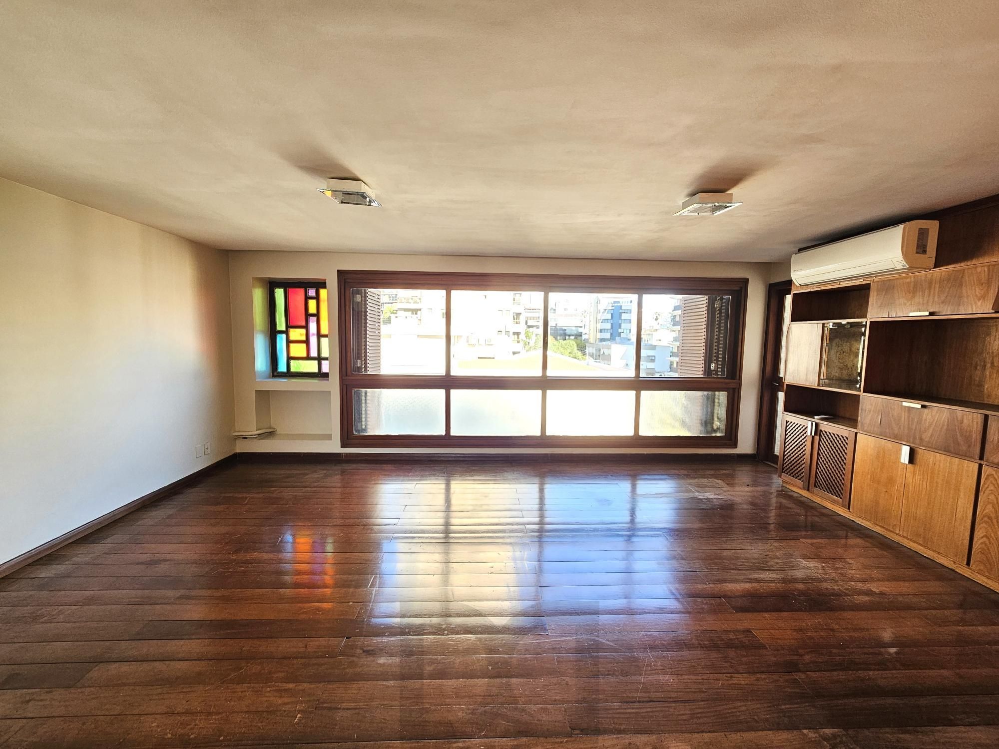 APARTAMENTO EM FRENTE A PRAÇA - BAIRRO PETRÓPOLIS — foto 8