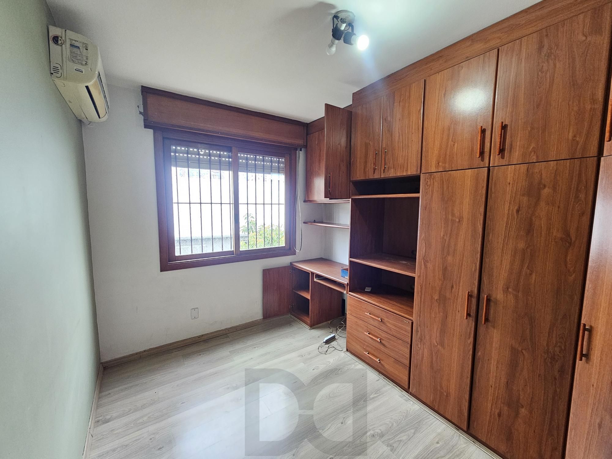 CIDADE BAIXA COM SACADA E VAGA DE GARAGEM — foto 10