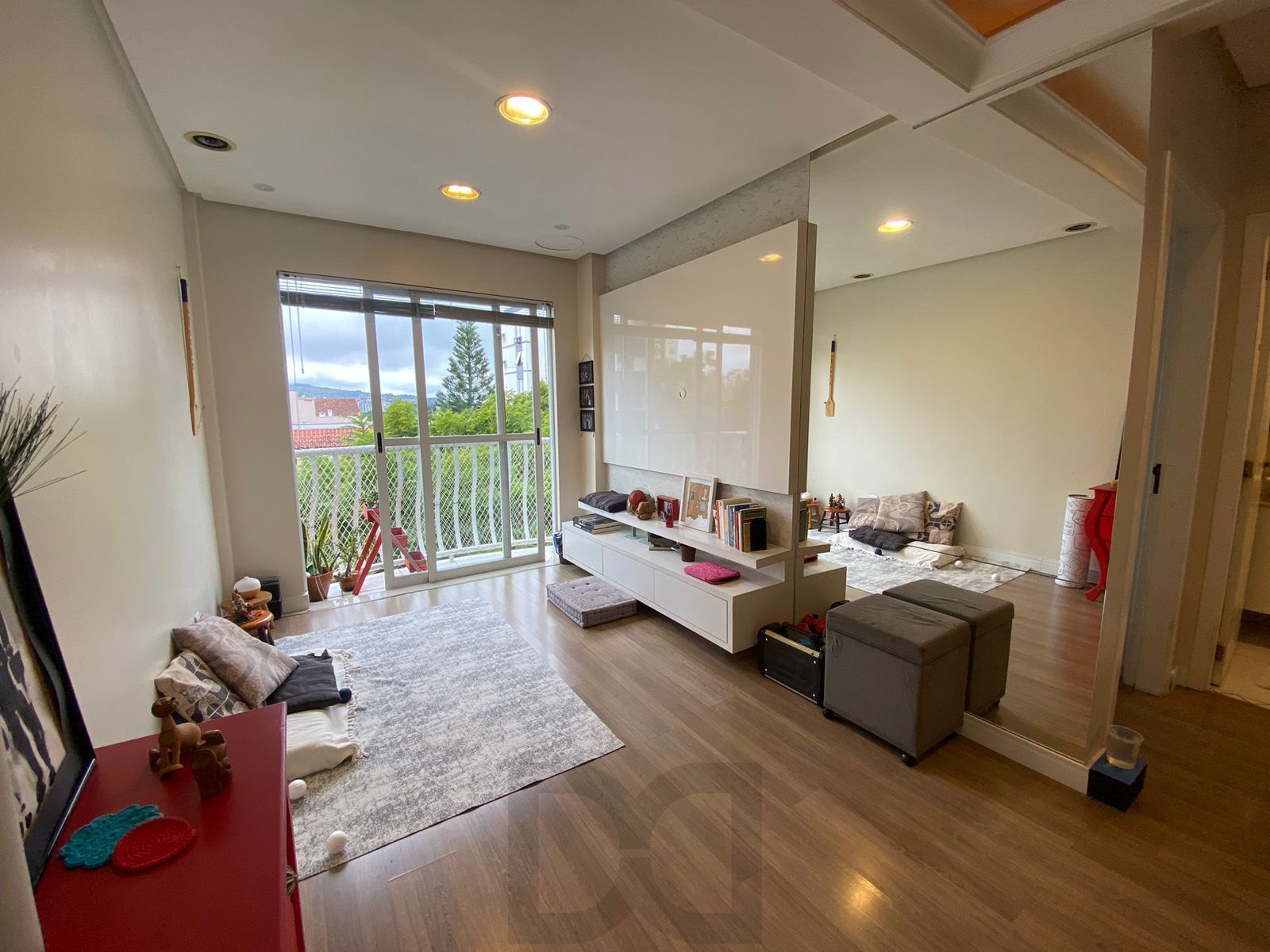 Apartamento 1 dormitório com vaga e elevador no Petrópolis — foto 2