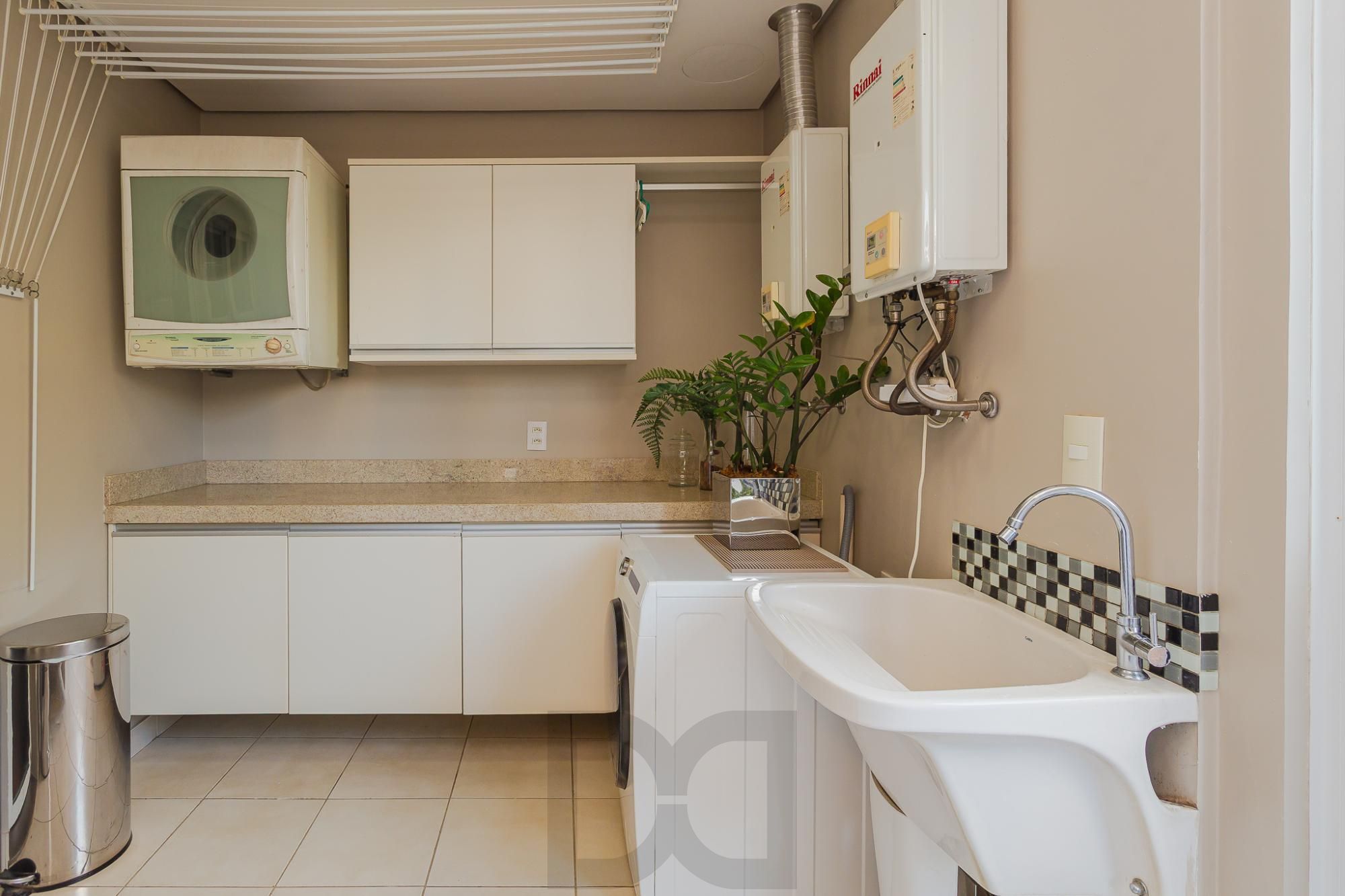 CONDOMINIO ATMOSFERA - CASA MOBILIADA DE 4 SUÍTES COM 4 VAGAS — foto 26
