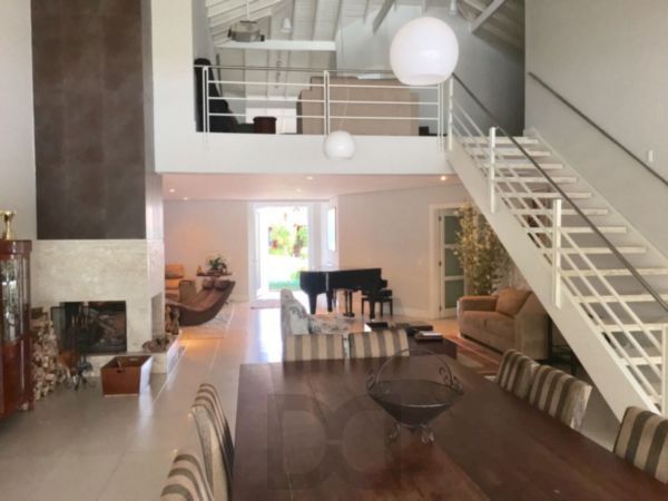 Casa Condominio para Venda - 414m², 4 dormitórios, sendo 4 suites, 4 vagas - Belém Novo — foto 2