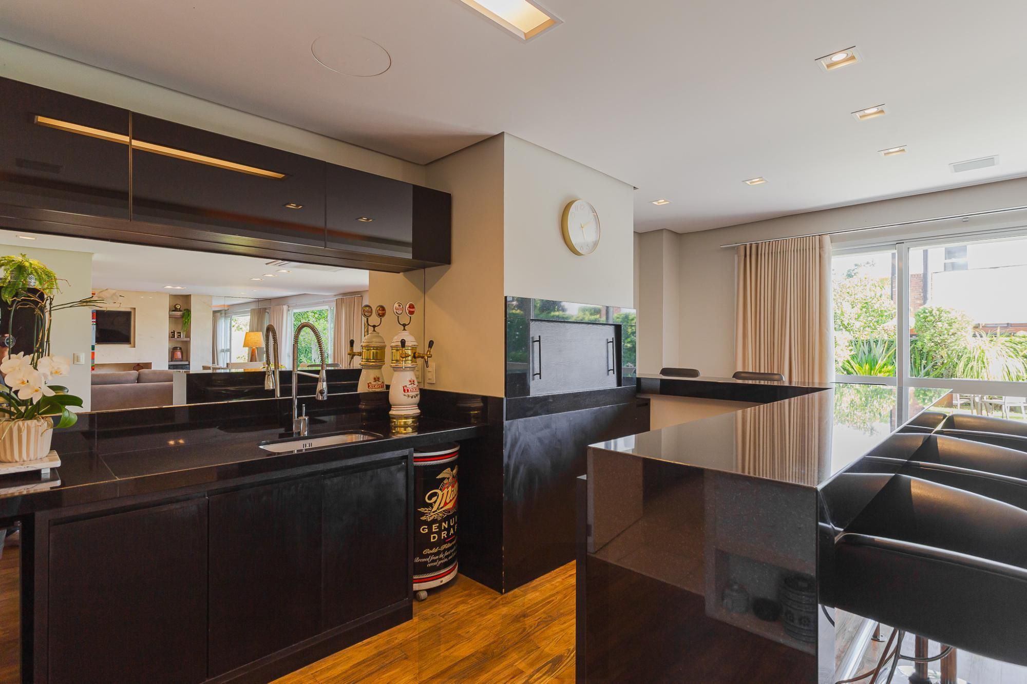 CONDOMINIO ATMOSFERA - CASA MOBILIADA DE 4 SUÍTES COM 4 VAGAS — foto 15