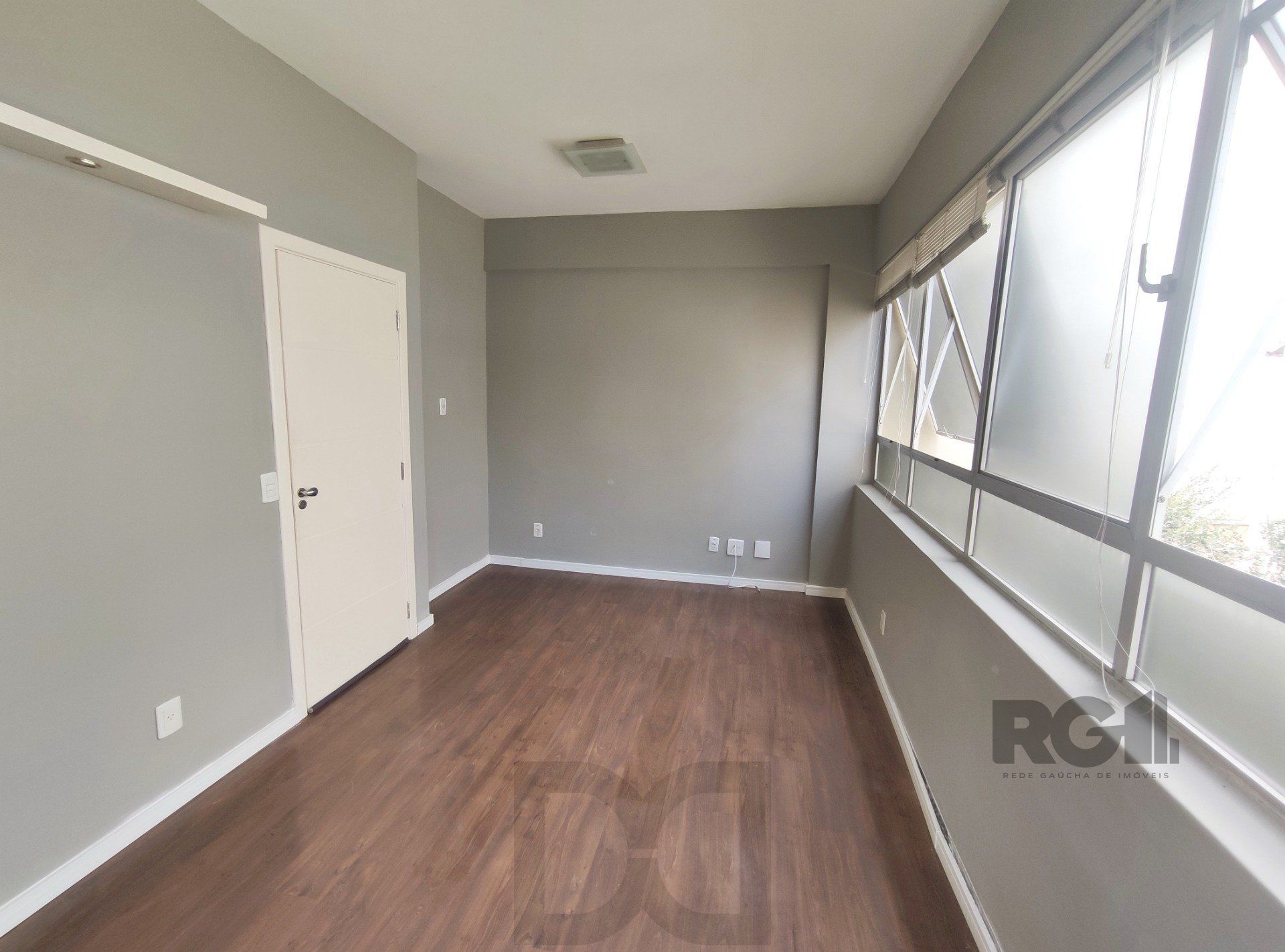 Conjunto/Sala para Venda - 31.9m², 0 dormitórios, Petrópolis — foto 2