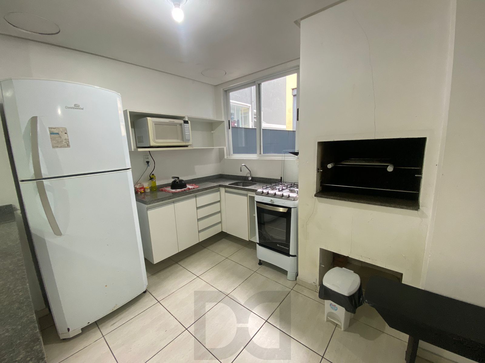 Apartamento 1 dormitório com vaga e elevador no Petrópolis — foto 15