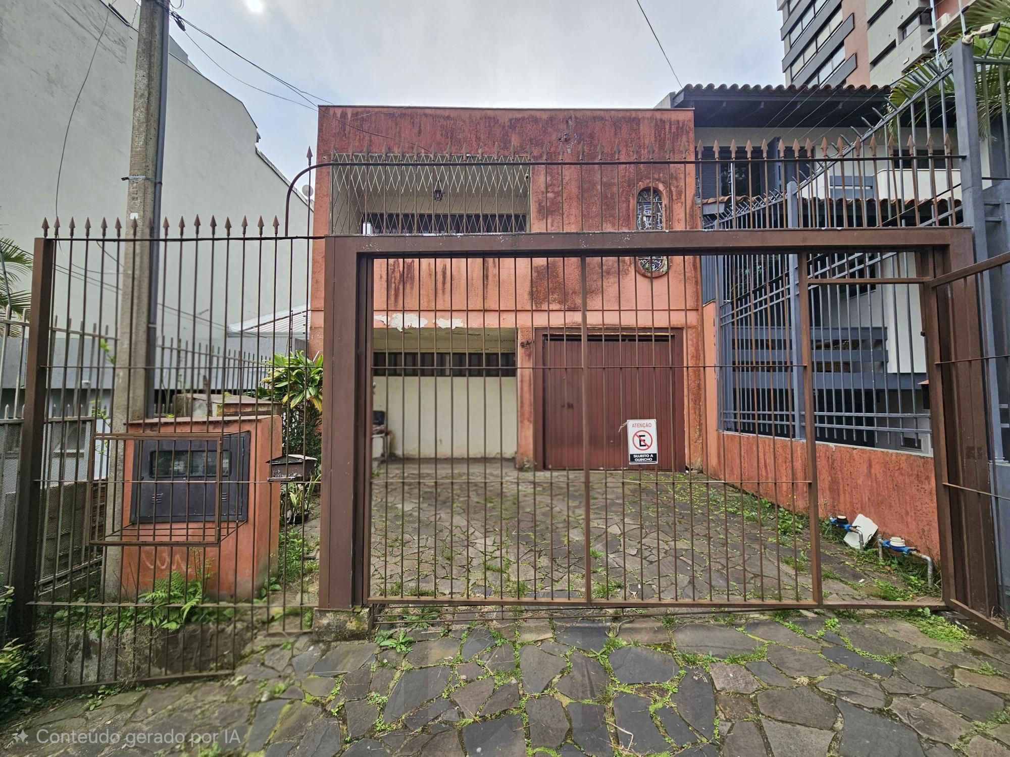 SOBRADO COM MUITO ESPAÇO NO BAIRRO RIO BRANCO! — foto 1