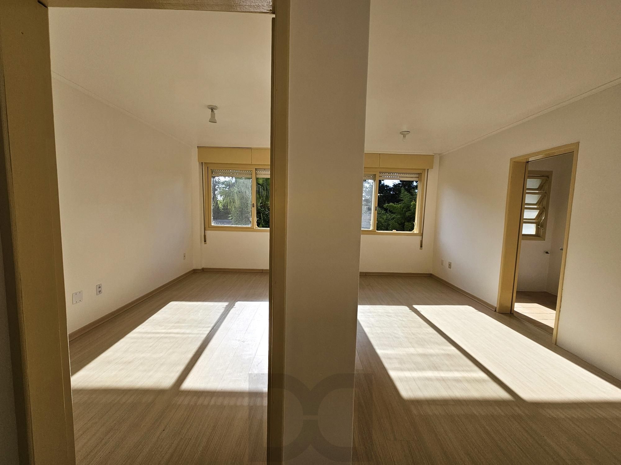 APARTAMENTO ENSOLARADO A POUCOS METROS DO PARQUE MARINHA E DO BEIRA RIO — foto 2