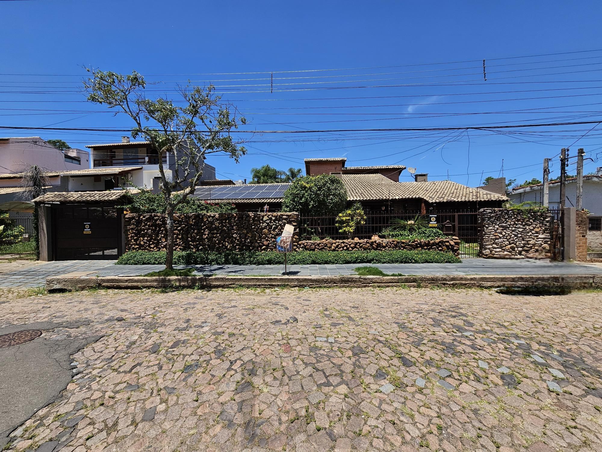 LINDA CASA NO BAIRRO GUARUJÁ - TERRENO COM 22 METROS DE FRENTE — foto 41