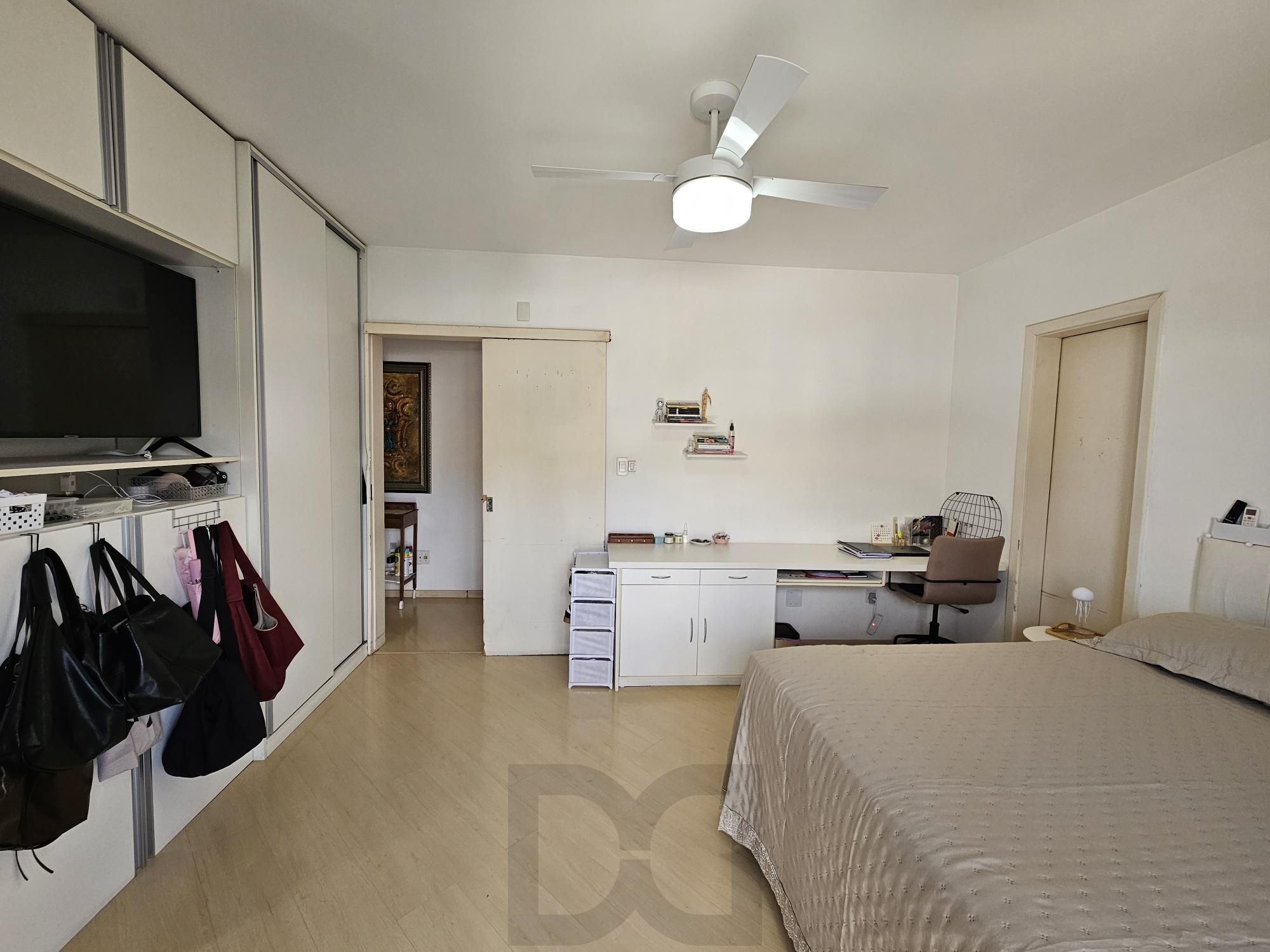 SOBRADO COM 3 SUÍTES + DORMITÓRIOS NO TÉRRREO | PISCINA | E MUITO MAIS — foto 16
