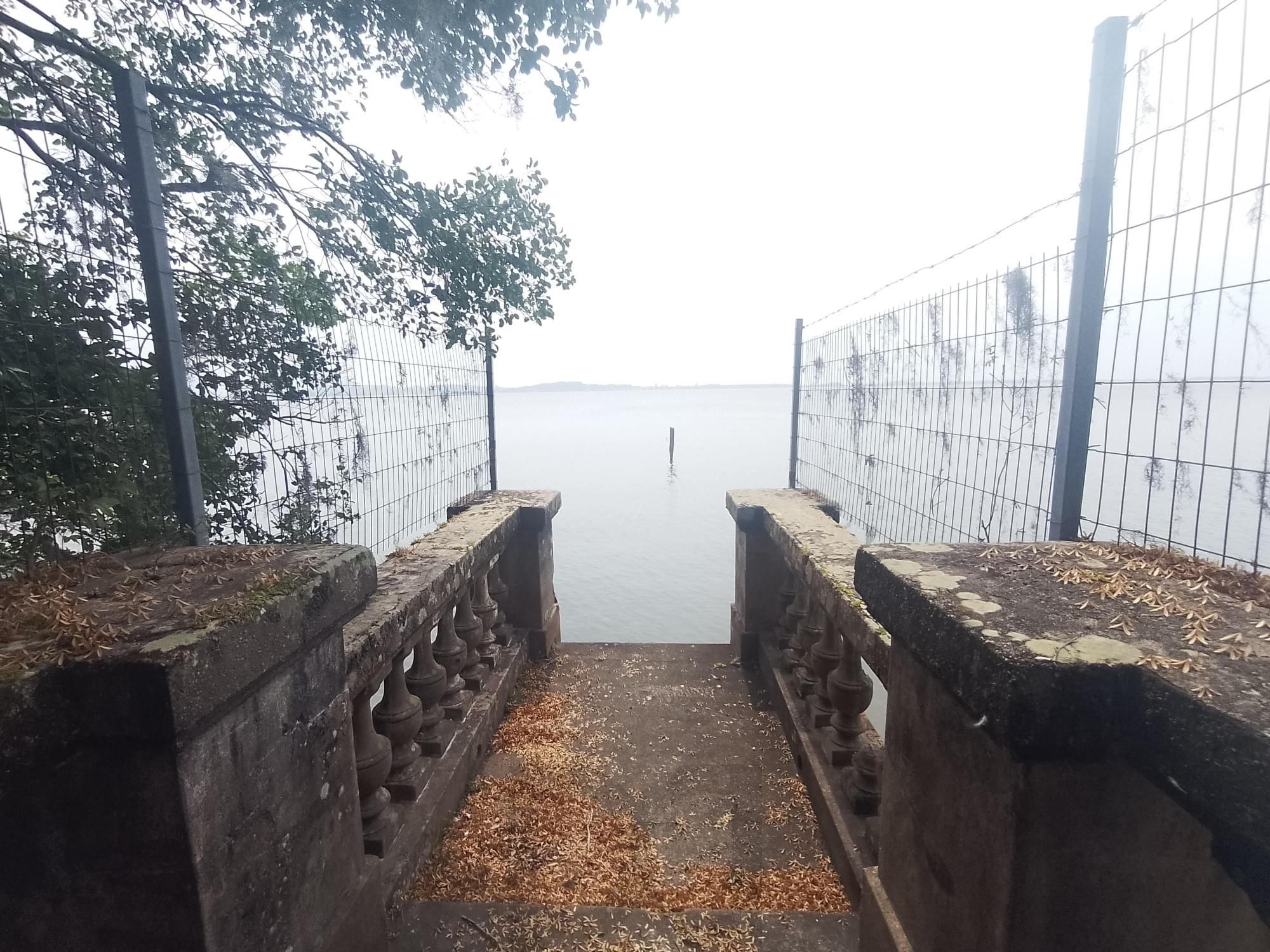 Terreno com área de 3.600m2 com 43m de margem no Rio Guaíba — foto 2
