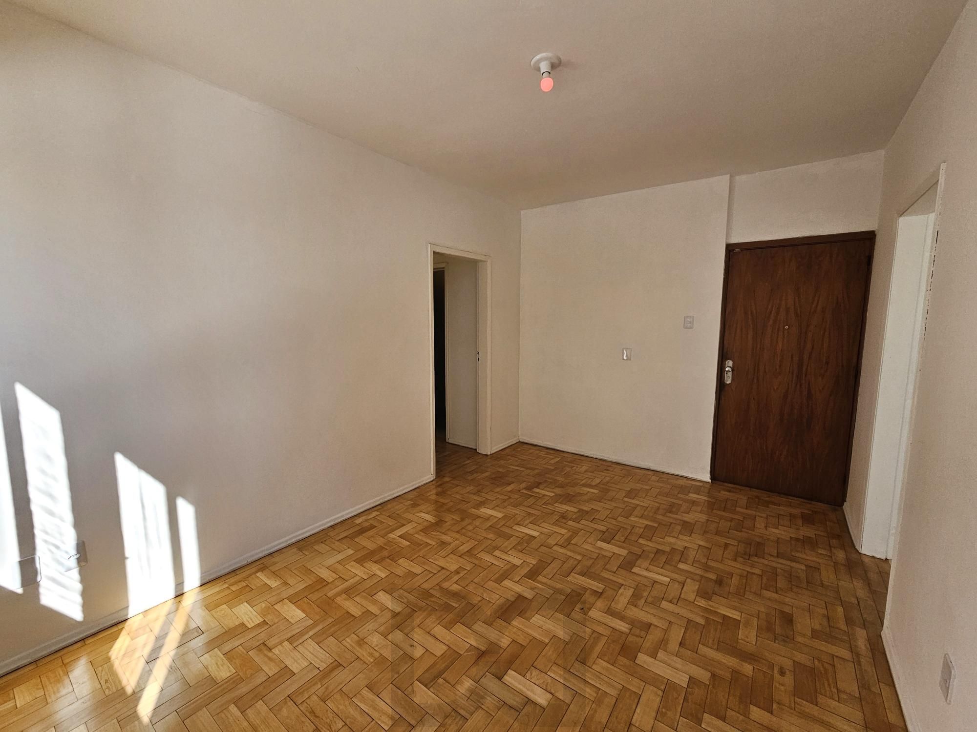 Apartamento 2 dormitórios com elevador na Cristóvão — foto 3