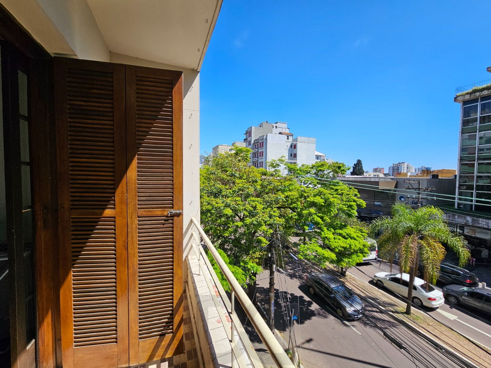 Apartamento 3 dormitórios com sacada na Cristóvão — foto 1