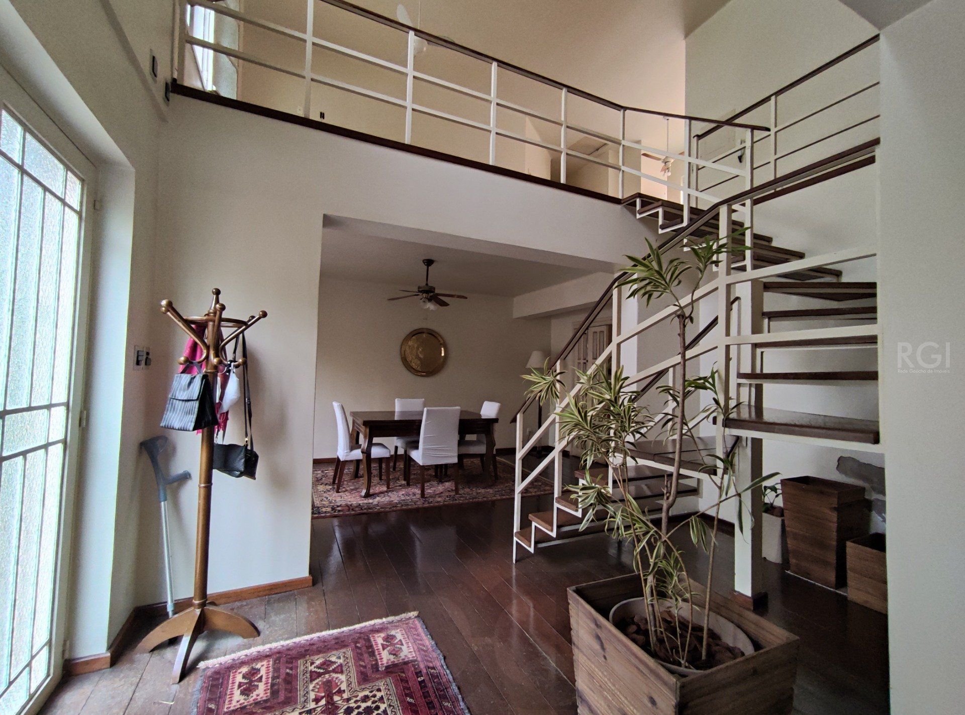 Sobrado para Venda - 345m², 4 dormitórios, sendo 2 suites, 2 vagas - Independência — foto 3