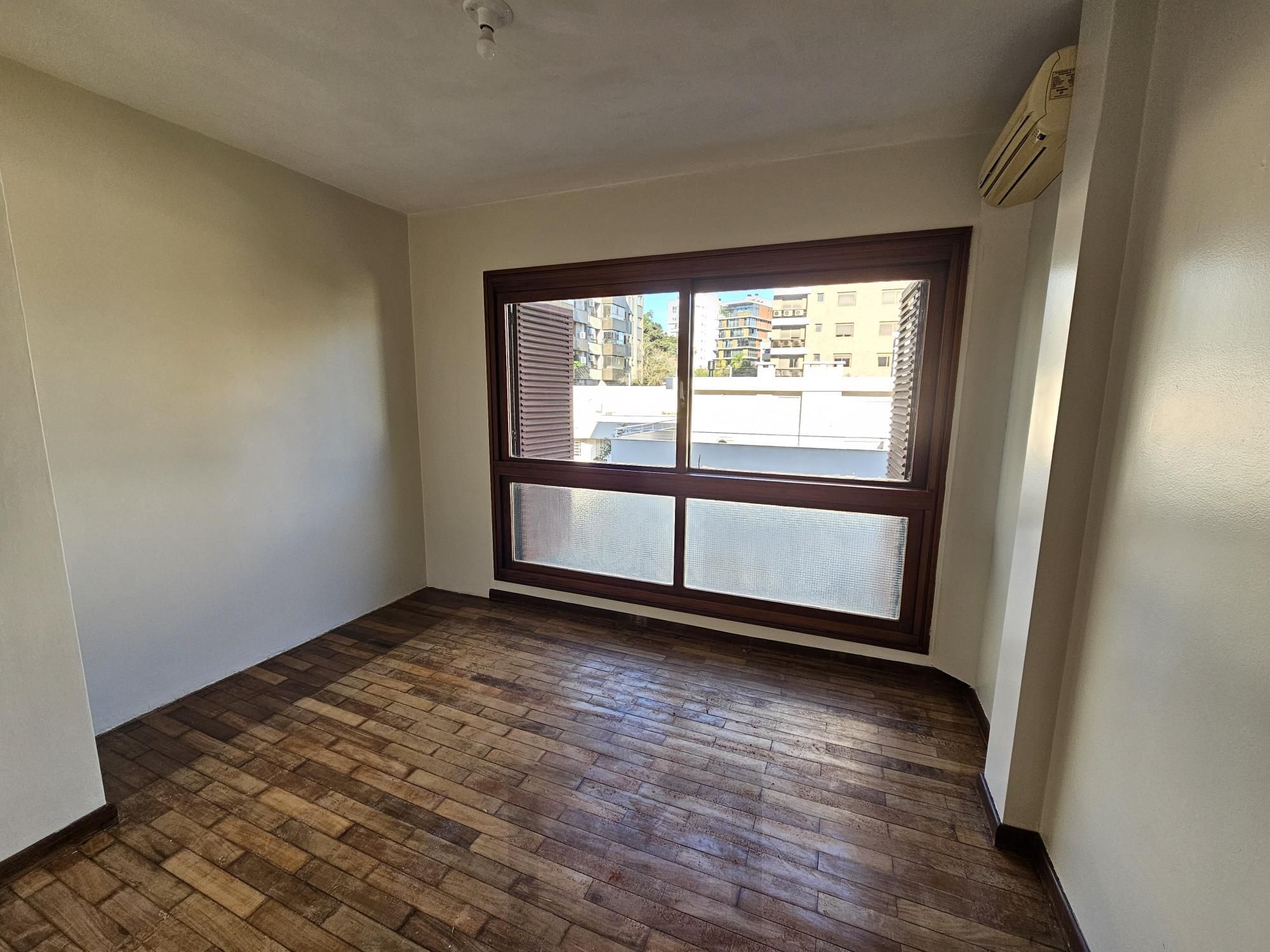 APARTAMENTO EM FRENTE A PRAÇA - BAIRRO PETRÓPOLIS — foto 11
