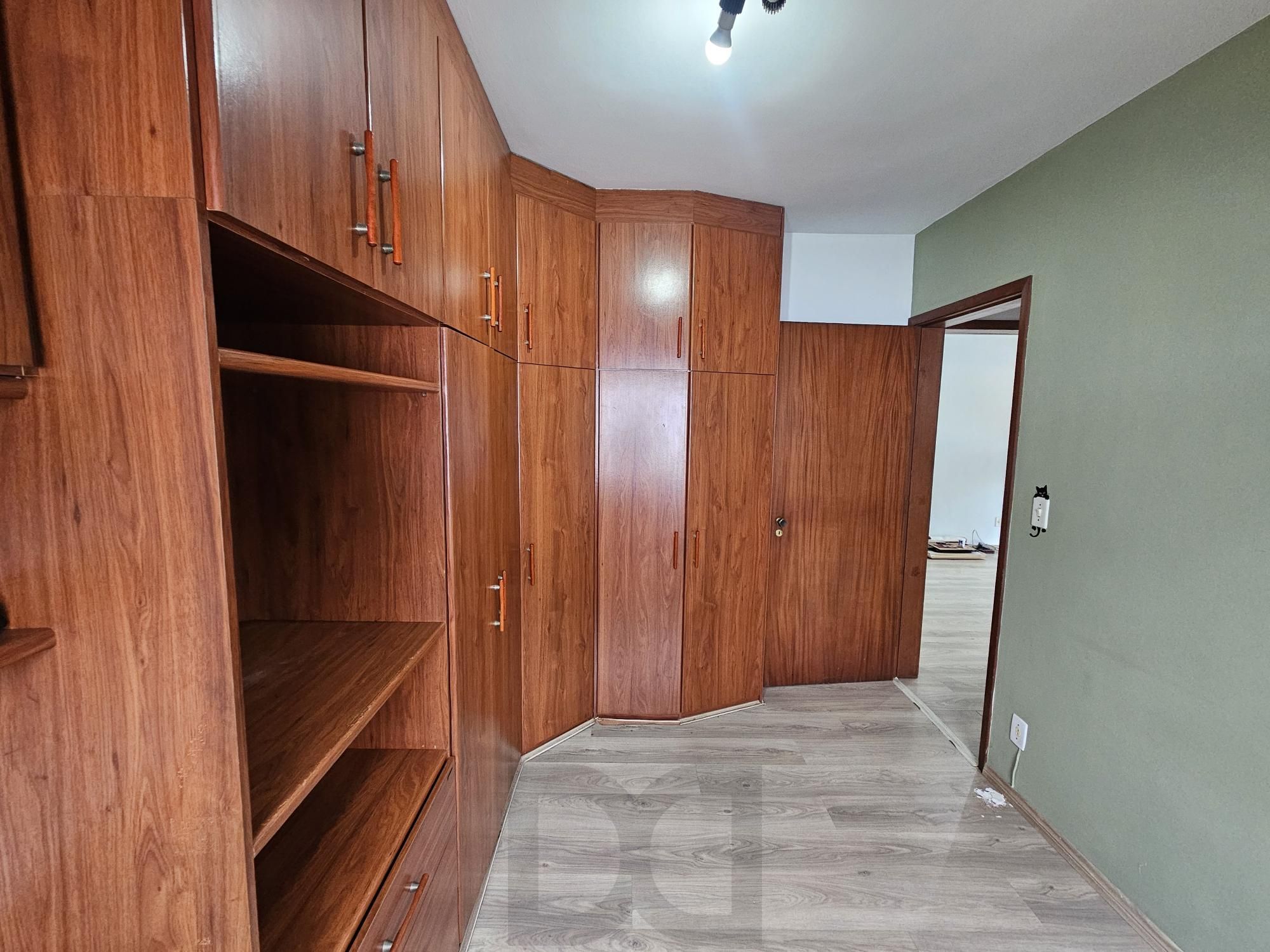 CIDADE BAIXA COM SACADA E VAGA DE GARAGEM — foto 11