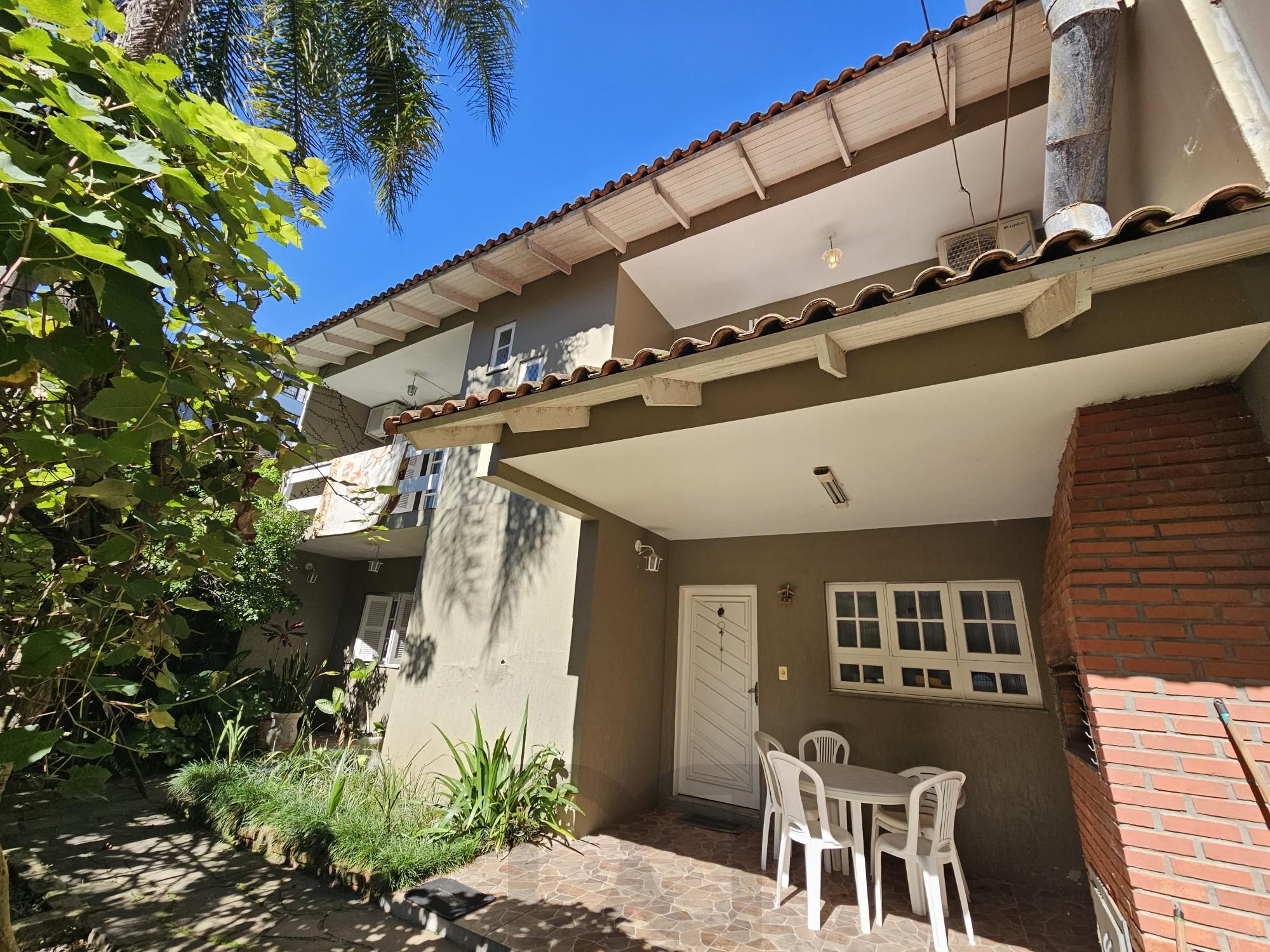 Casa 03 dormitórios com suite e 02 vagas no Bairro Mont Serrat — foto 4