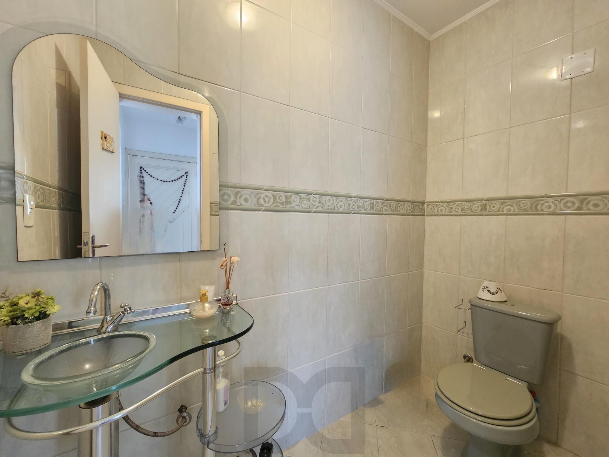 SOBRADO COM 3 SUÍTES + DORMITÓRIOS NO TÉRRREO | PISCINA | E MUITO MAIS — foto 8