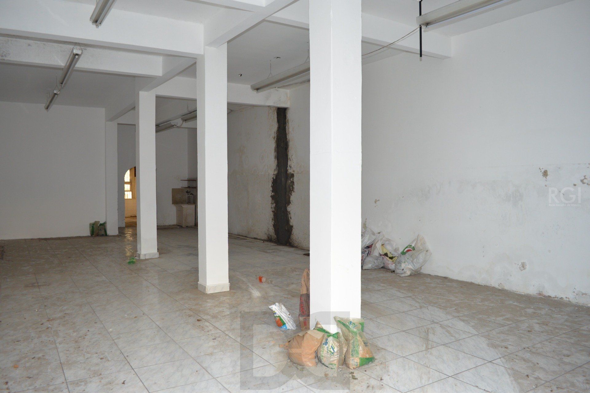 Prédio com Loja e 3 apartamentos - 470.08m², Floresta — foto 3