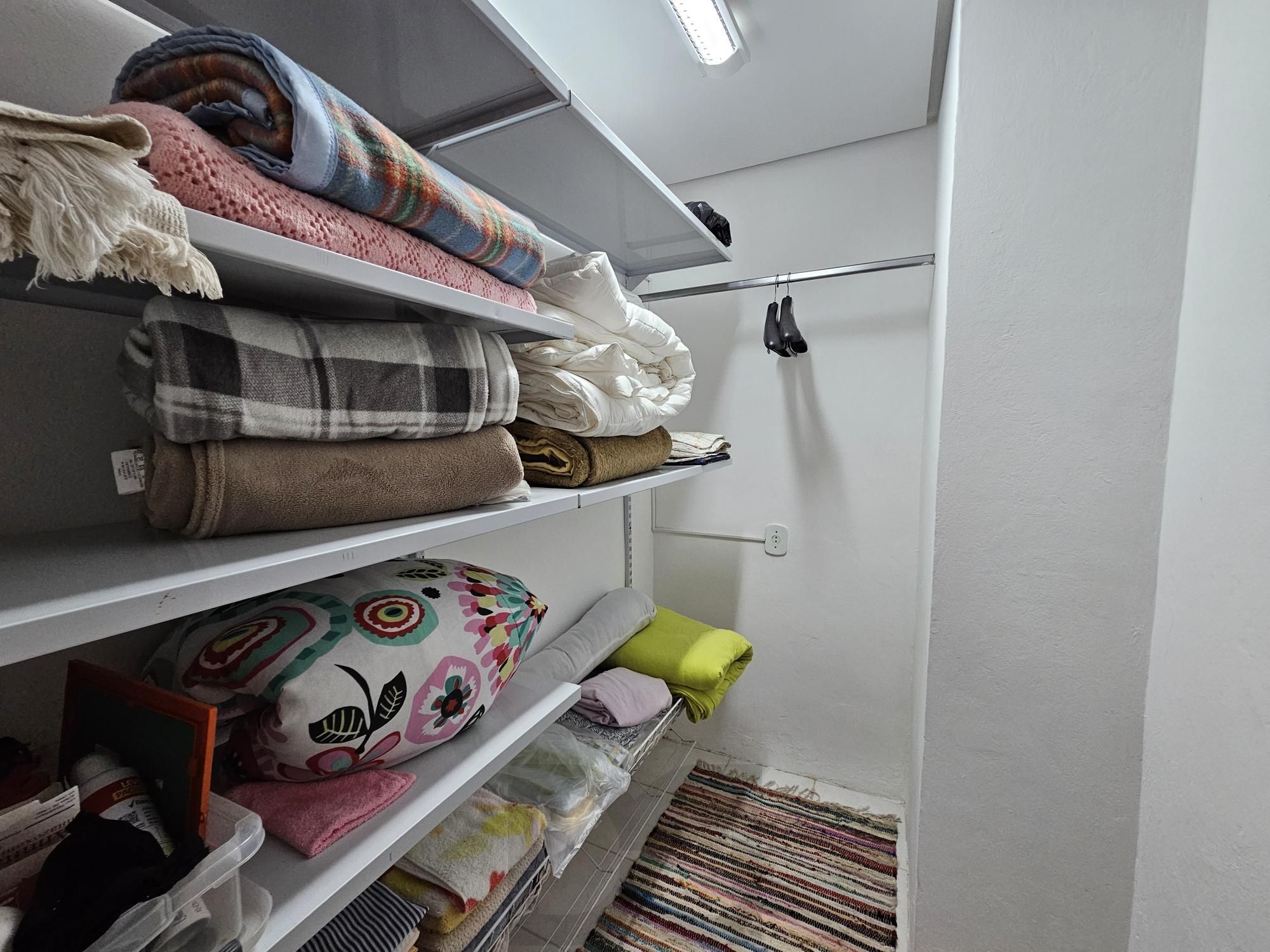 LINDA CASA NO BAIRRO GUARUJÁ - TERRENO COM 22 METROS DE FRENTE — foto 14