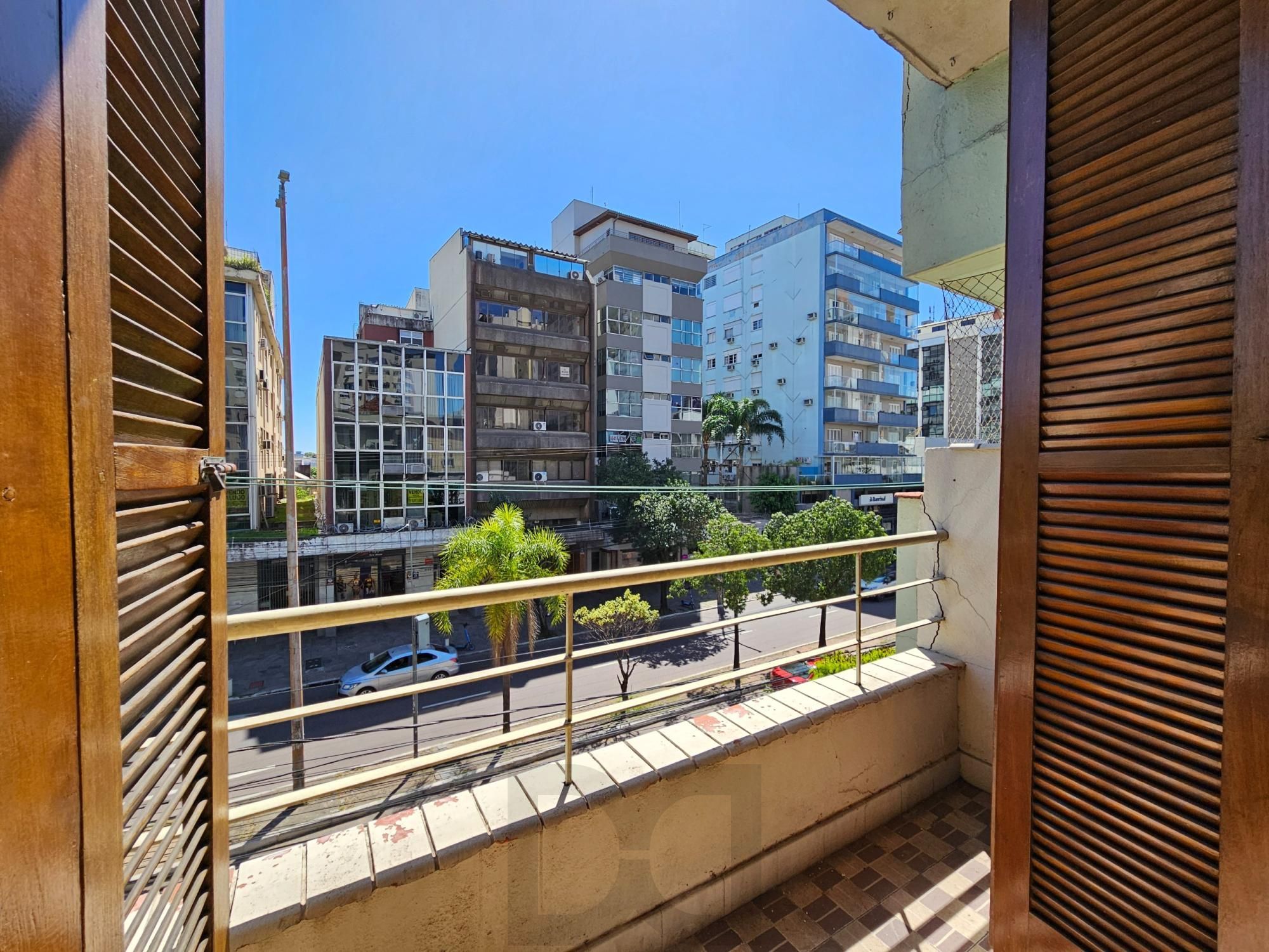 Apartamento 3 dormitórios com sacada na Cristóvão — foto 2