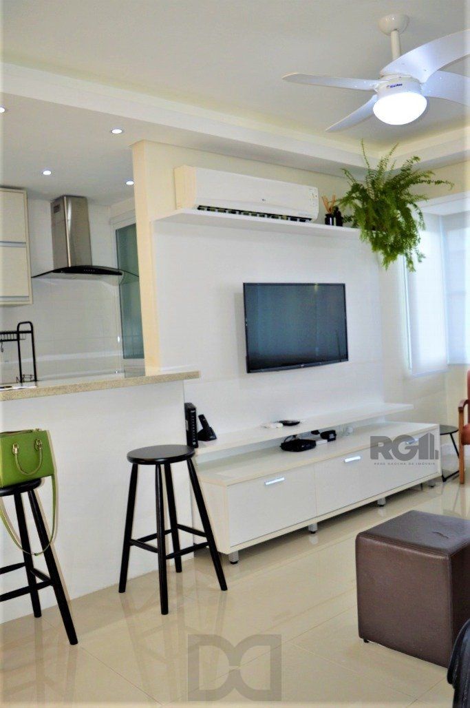 Excelente apartamento 2 dorm. sendo 1 suite, com terraço, churrasqueira, semimobiliado - 1 vaga dupla - Bairro Cidade Baixa — foto 19