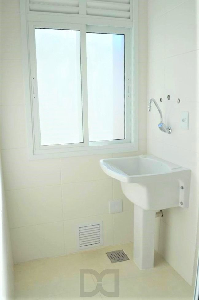 Apartamento 2 dormitórios com 1 suíte e box duplo de garagem no bairro Auxiliadora . — foto 11