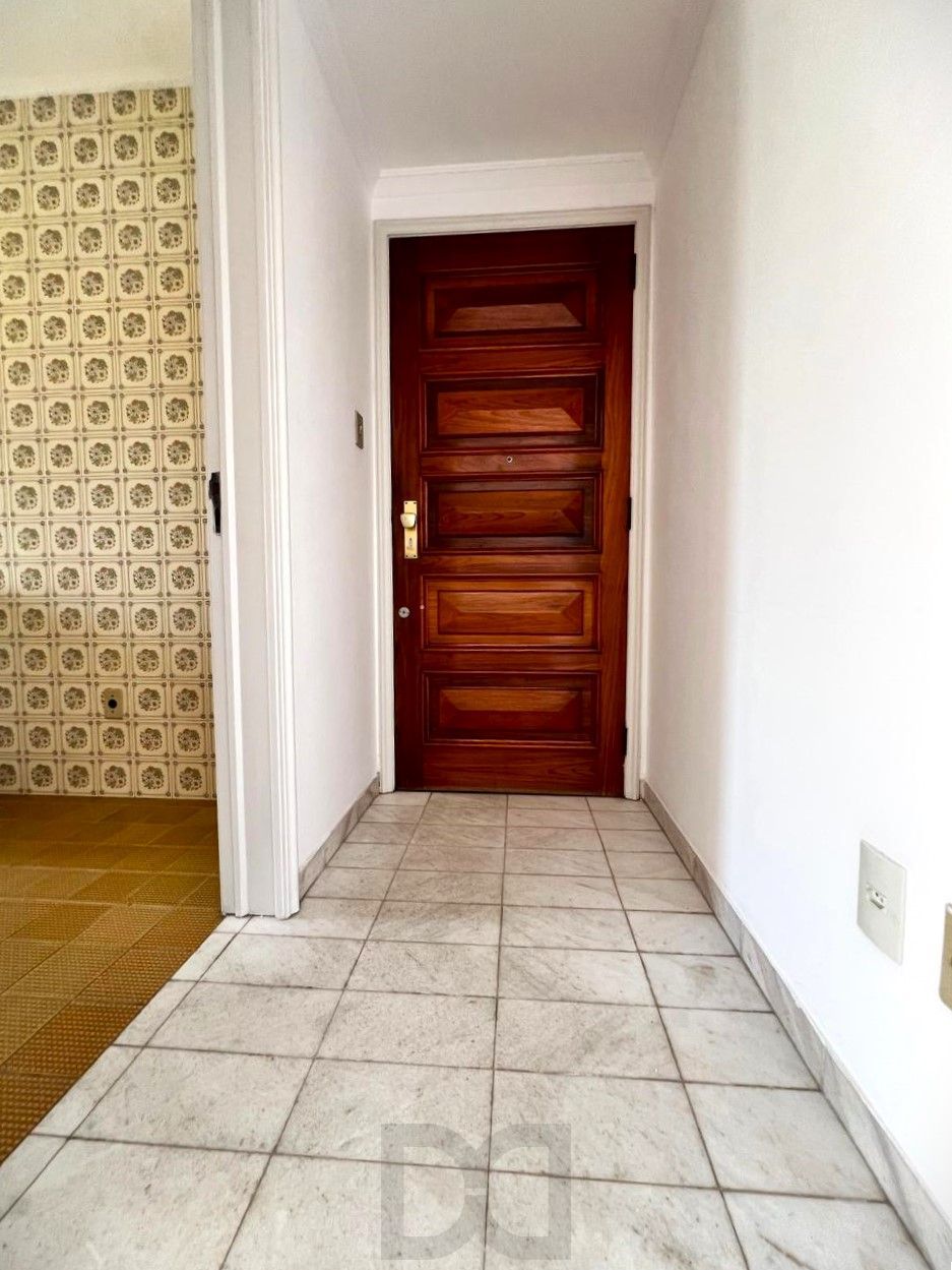 Entrada do apto. e acesso para a cozinha