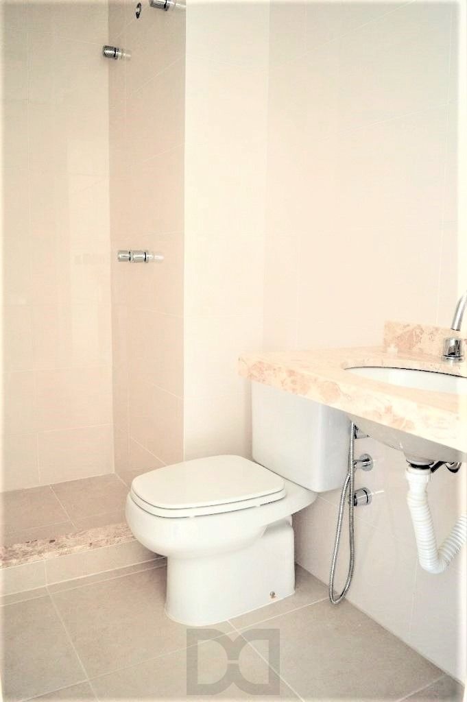 Apartamento 2 dormitórios com 1 suíte e box duplo de garagem no bairro Auxiliadora . — foto 12