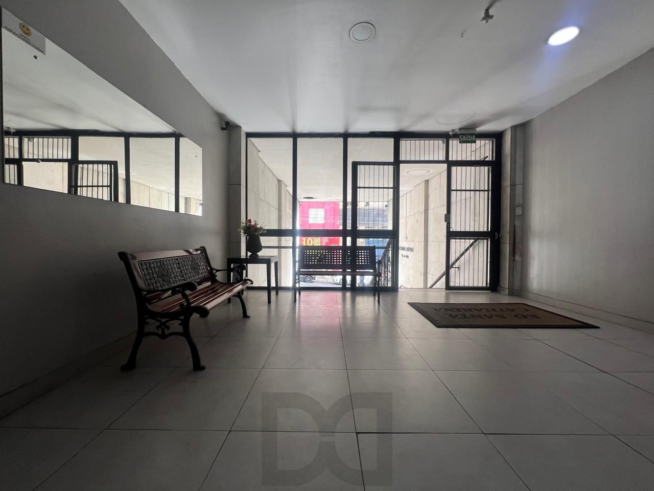 EXCELENTE E AMPLO APARTAMENTO 3 DORMITÓRIOS NO CENTRO - MUITA LUZ E O MELHOR DA VIDA URBANA! — foto 6