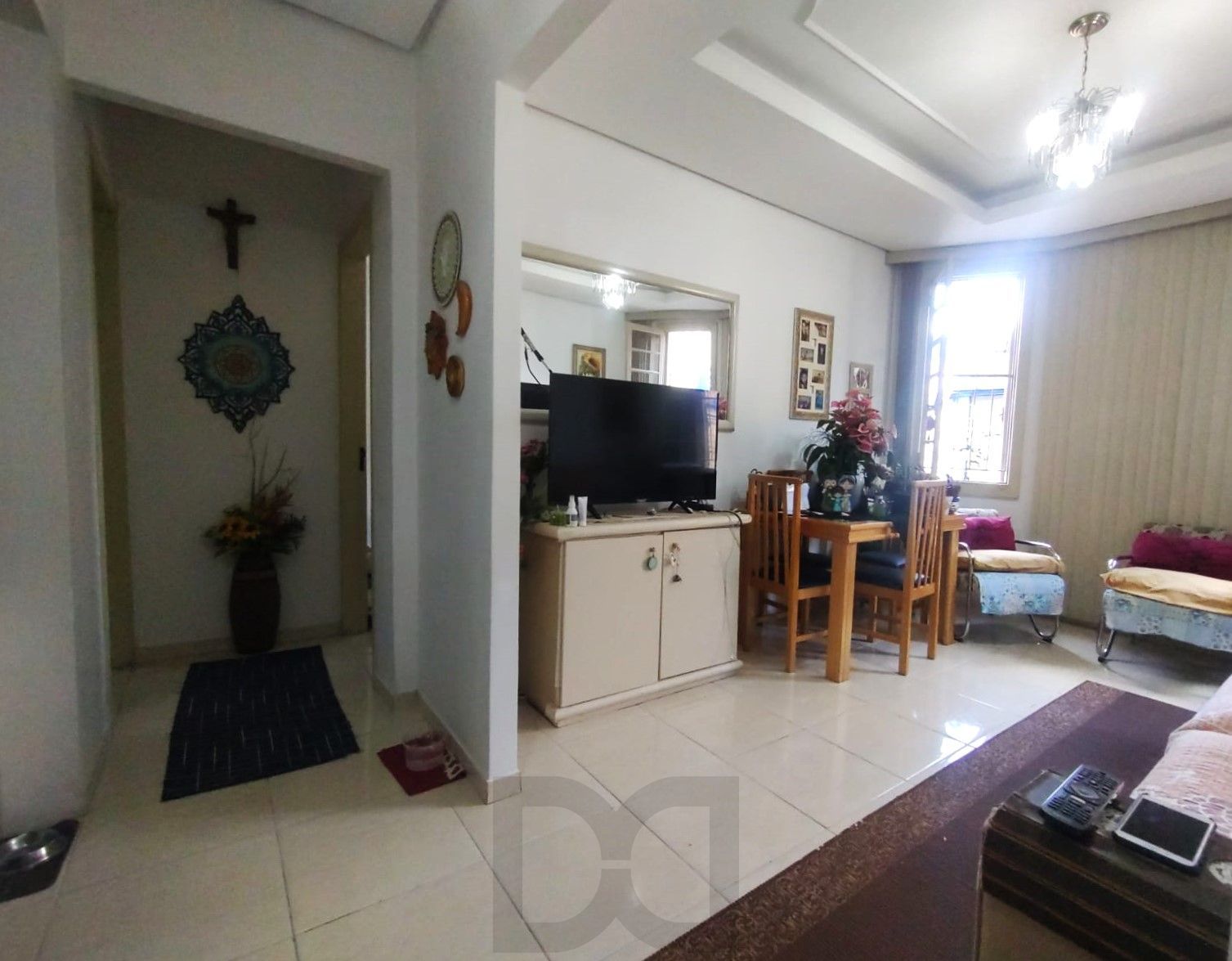 Apartamento 2 dormitórios semimobiliado próximo do Colégio Rosário — foto 4