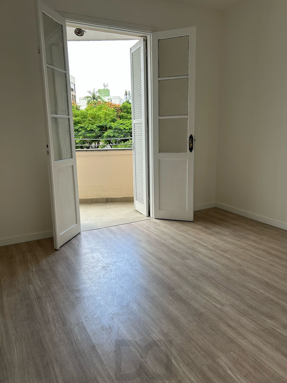 Excelente apartamento 3 dormitórios no Petrópolis — foto 1