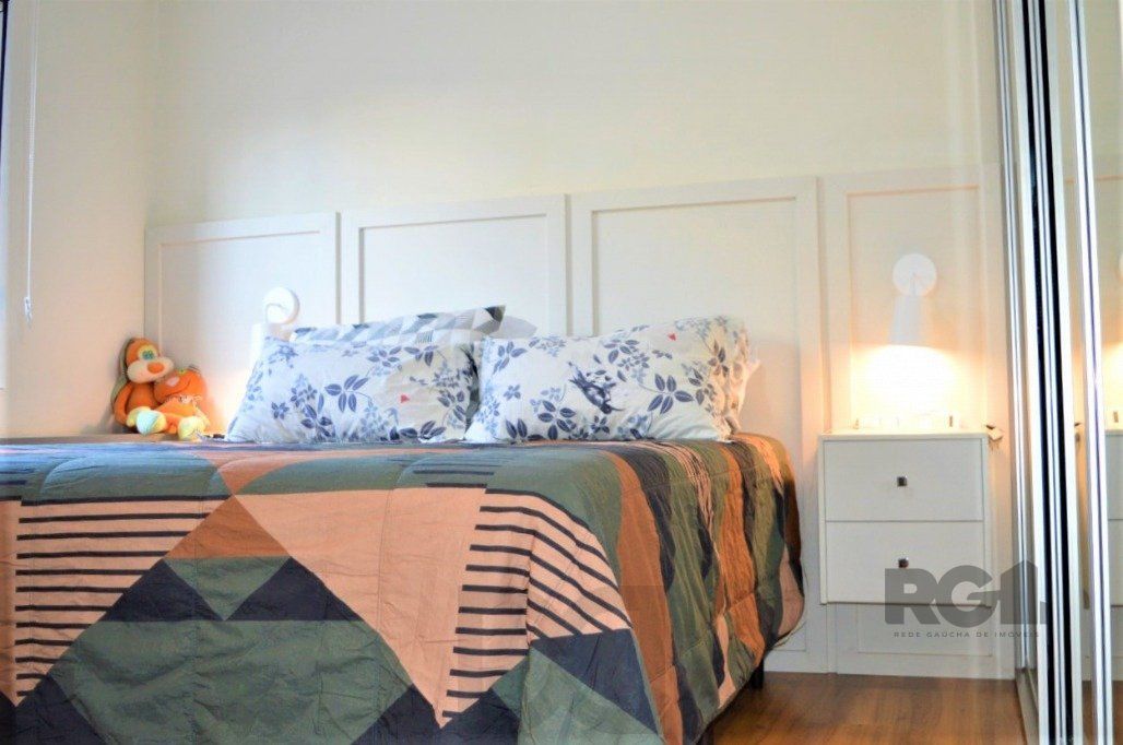 Excelente apartamento 2 dorm. sendo 1 suite, com terraço, churrasqueira, semimobiliado - 1 vaga dupla - Bairro Cidade Baixa — foto 40