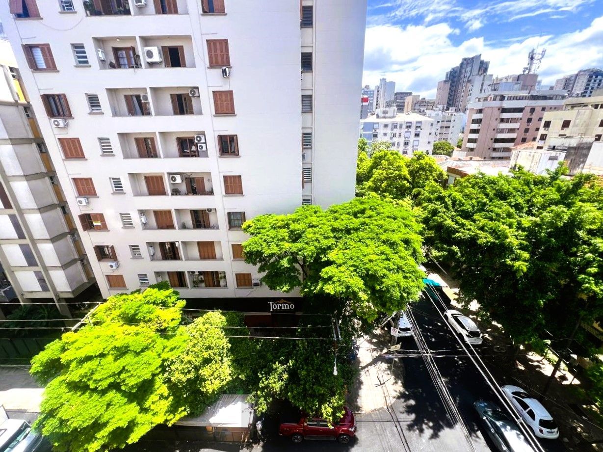 Apartamento 2 dormitórios com dependência em andar alto no Bairro Bom Fim — foto 11