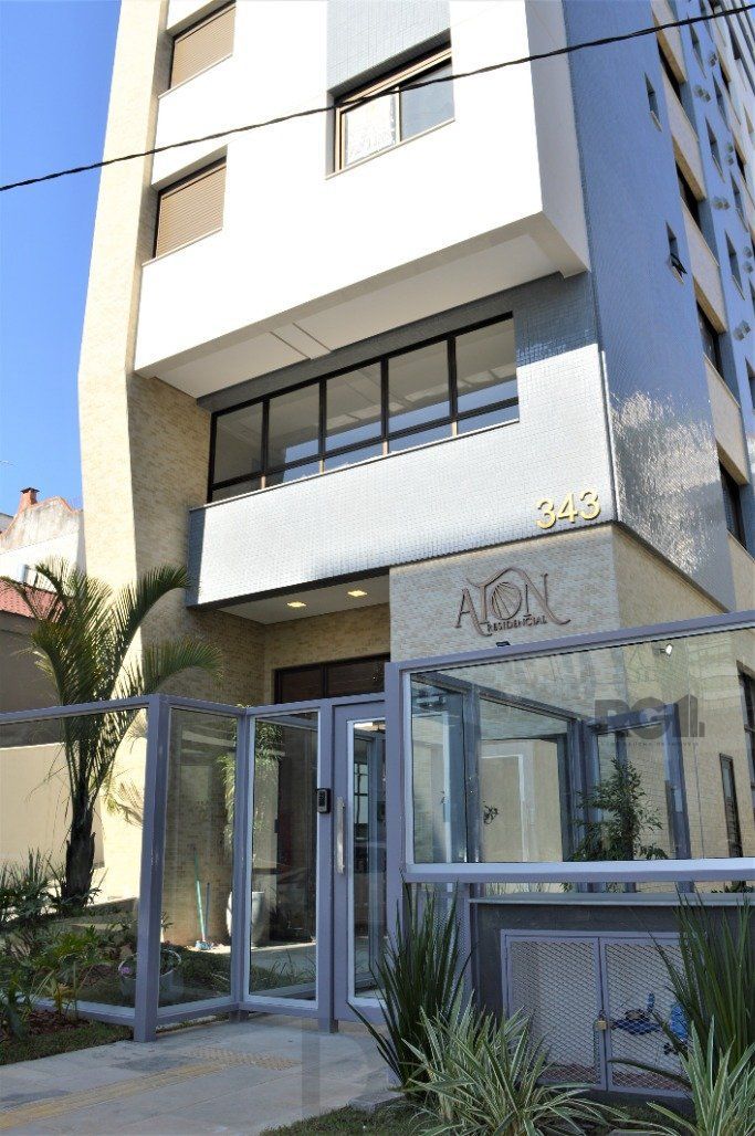 Lindo apartamento 2 dormitórios com 2 suítes, lavabo, vaga de garagem, amplo living 2 ambientes e cozinha com churrasqueira. — foto 3