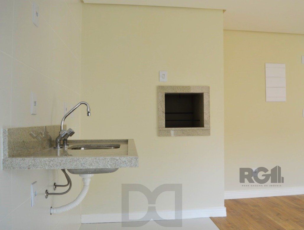 Excelente Apto. 2 dormitórios, 1 suíte, churrasqueira e linda vista no Mont'Serrat. — foto 14