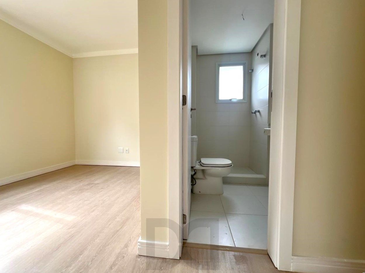 Apartamento 2 dormitórios com suíte, vaga dupla e elevador no Bairro Auxiliadora. — foto 29