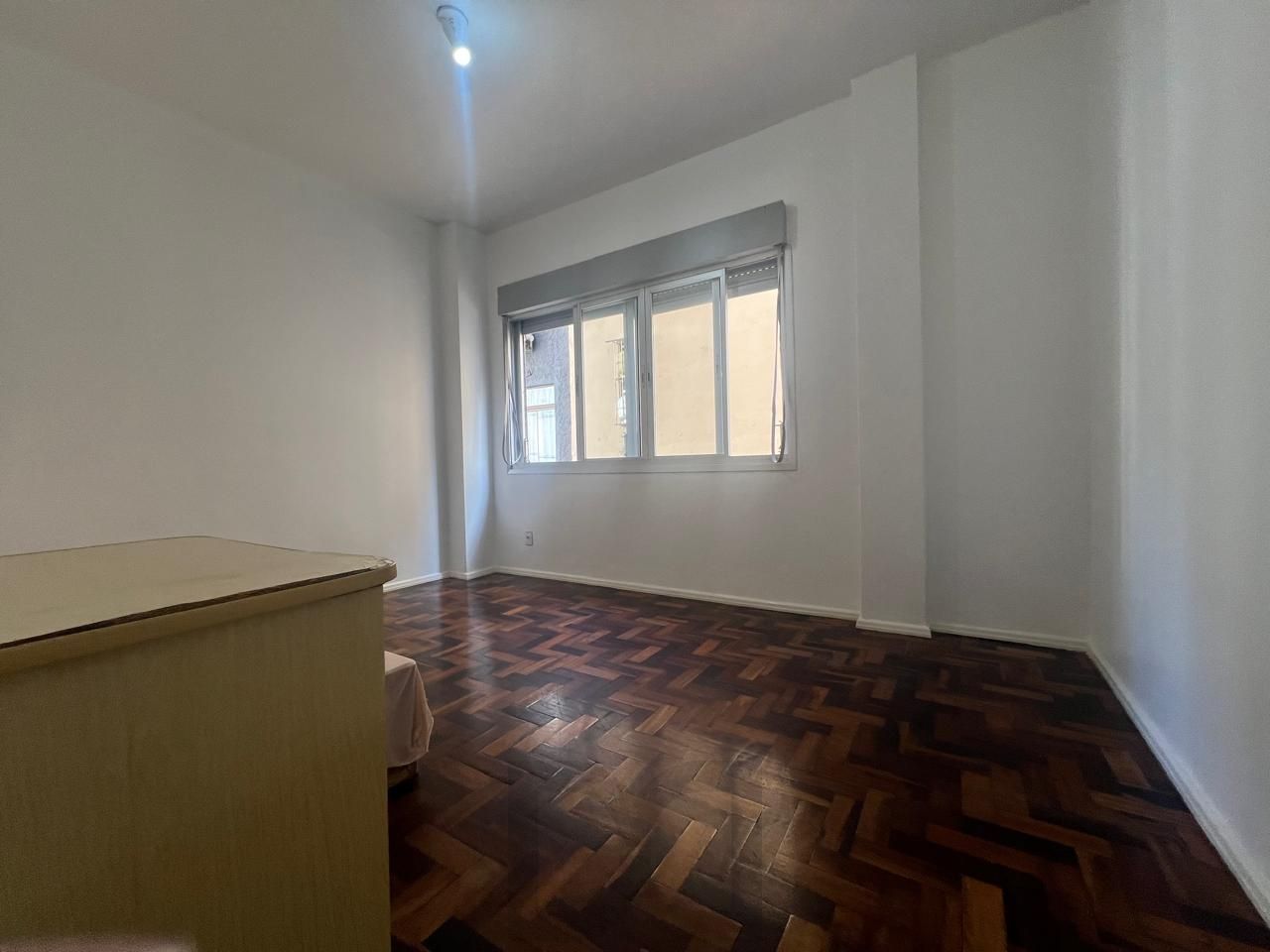 EXCELENTE E AMPLO APARTAMENTO 3 DORMITÓRIOS NO CENTRO - MUITA LUZ E O MELHOR DA VIDA URBANA! — foto 28