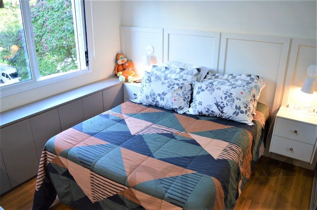 Excelente apartamento 2 dorm. sendo 1 suite, com terraço, churrasqueira, semimobiliado - 1 vaga dupla - Bairro Cidade Baixa — foto 39