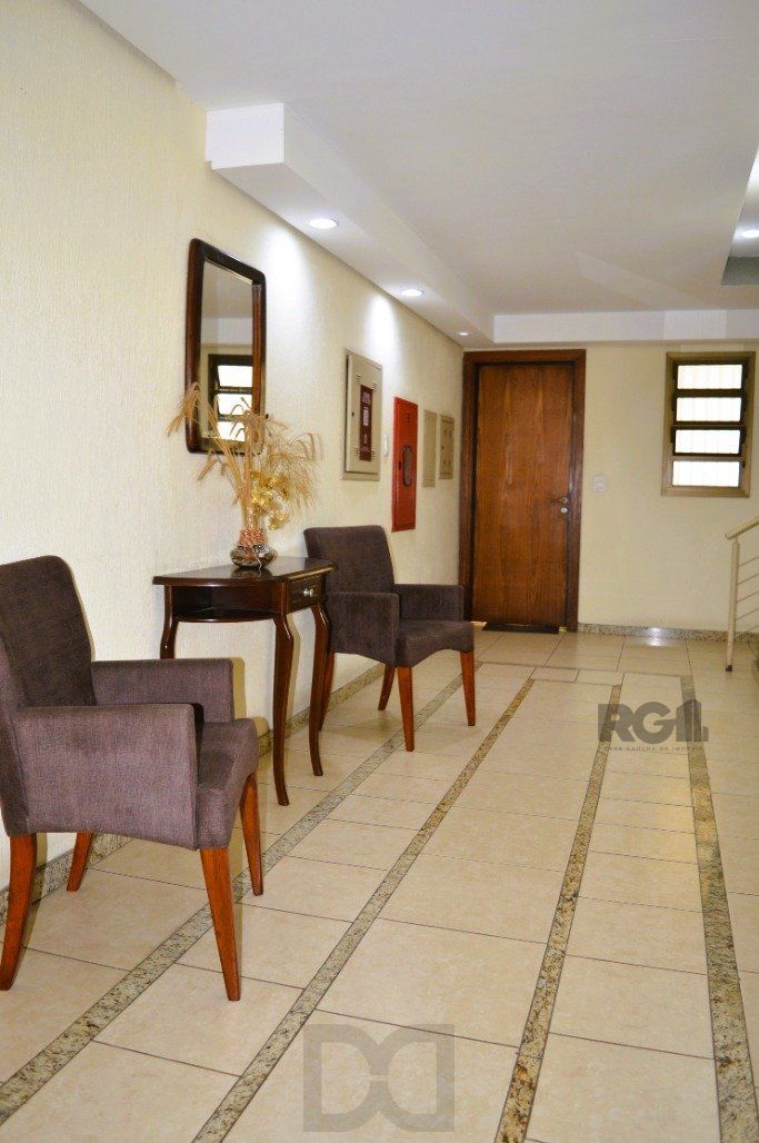 Excelente apto.2 dorm. com 1 suíte, churrasqueira e 1 vaga na Rua Olavo Bilac — foto 4