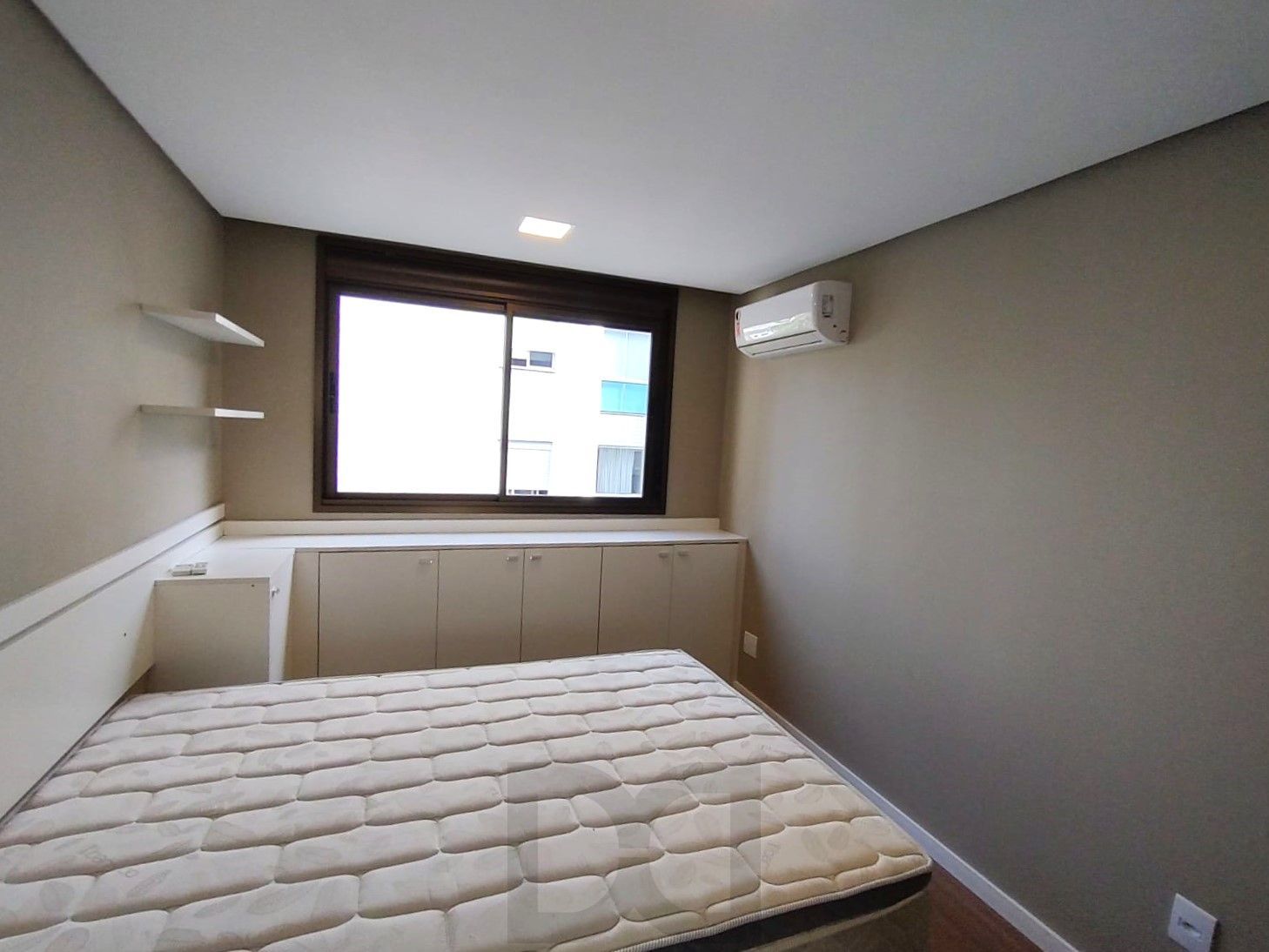 Lindo Duplex 2 dormitórios todo reformado na Dona Laura — foto 32