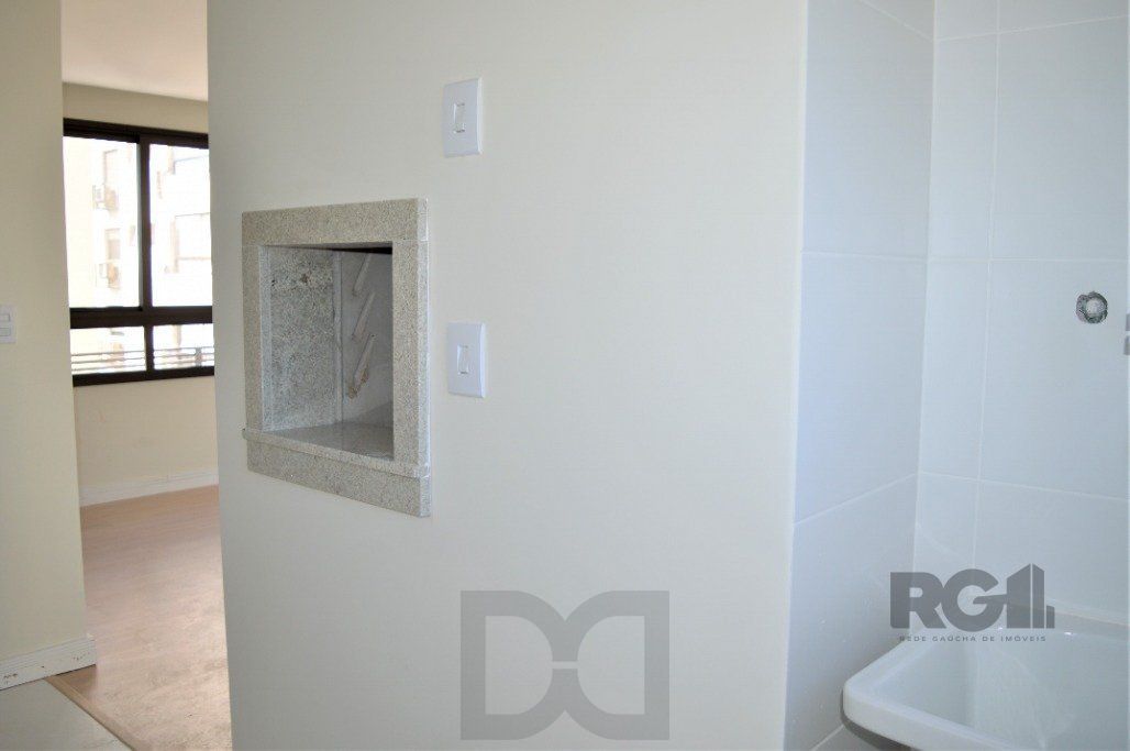 Lindo apartamento 2 dormitórios com 2 suítes, lavabo, vaga de garagem, amplo living 2 ambientes e cozinha com churrasqueira. — foto 28