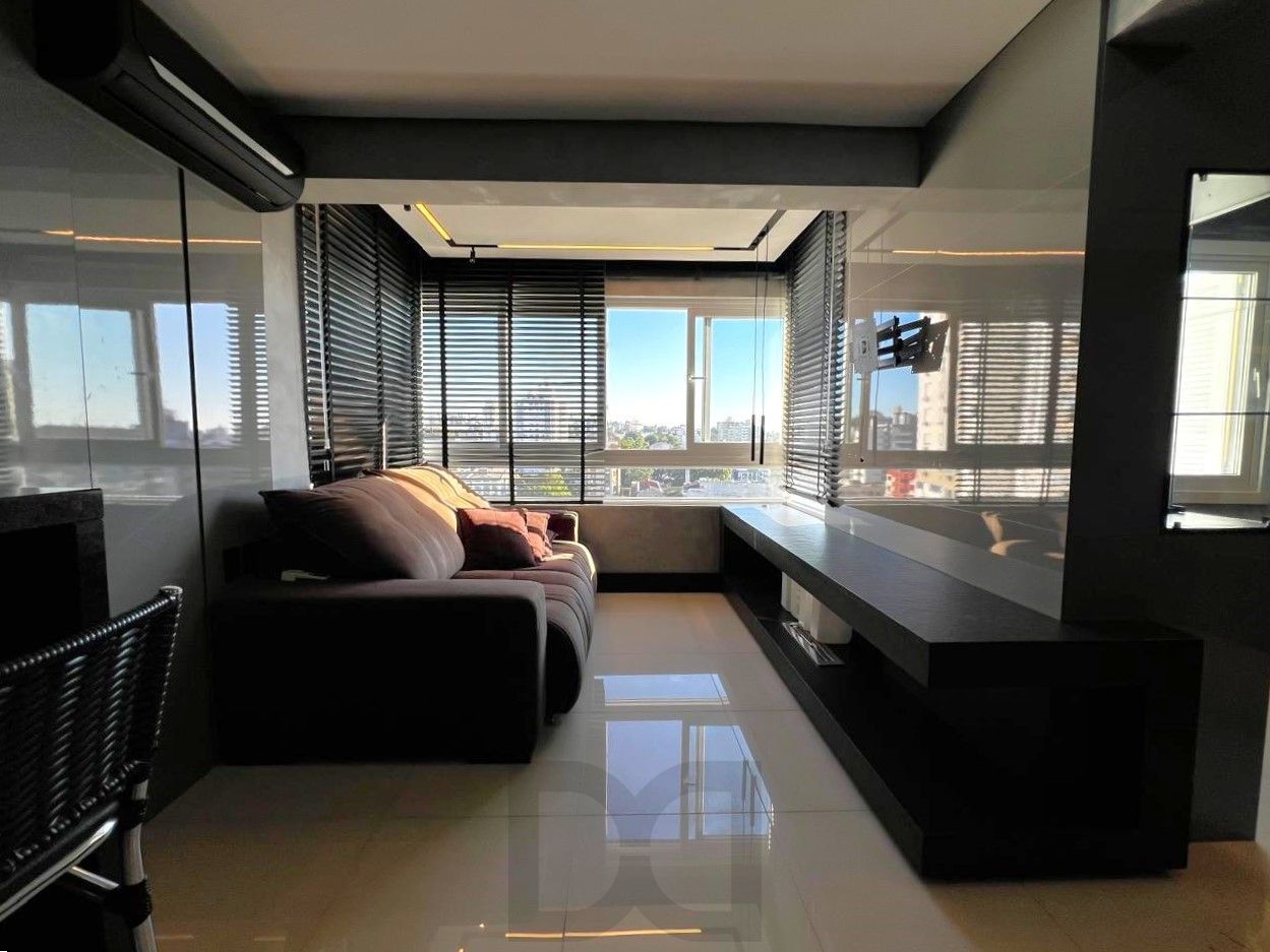 Apartamento 1 dormitório mobiliado com vaga e infra no Bairro Santana — foto 1