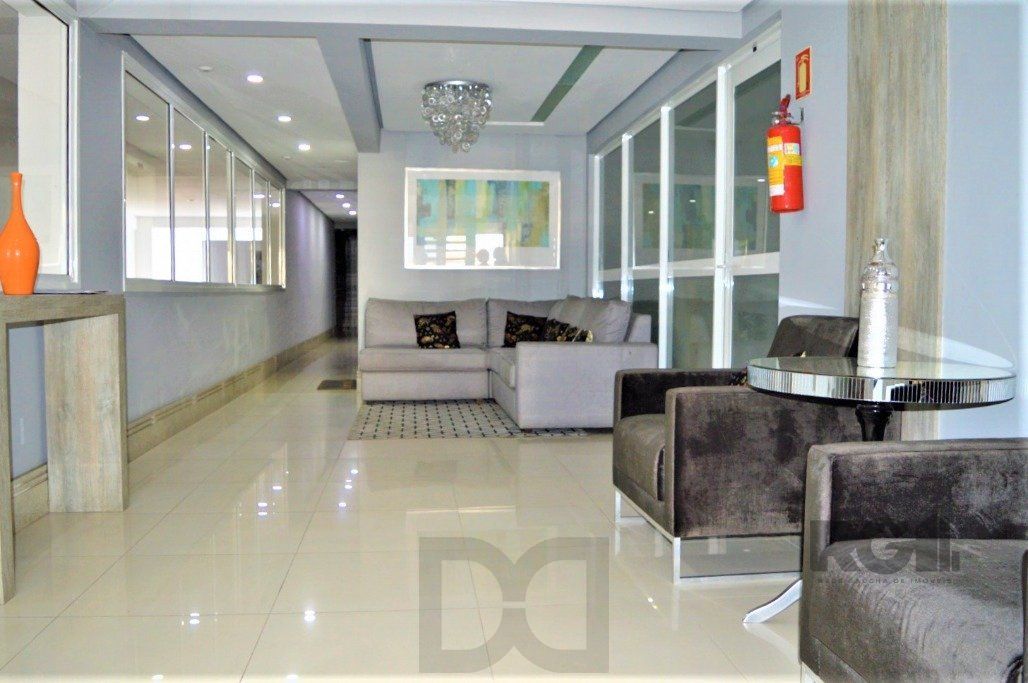 Excelente apartamento 2 dorm. sendo 1 suite, com terraço, churrasqueira, semimobiliado - 1 vaga dupla - Bairro Cidade Baixa — foto 5