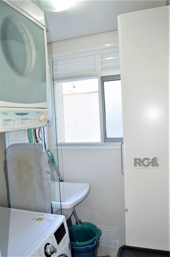 Excelente apartamento 2 dorm. sendo 1 suite, com terraço, churrasqueira, semimobiliado - 1 vaga dupla - Bairro Cidade Baixa — foto 32