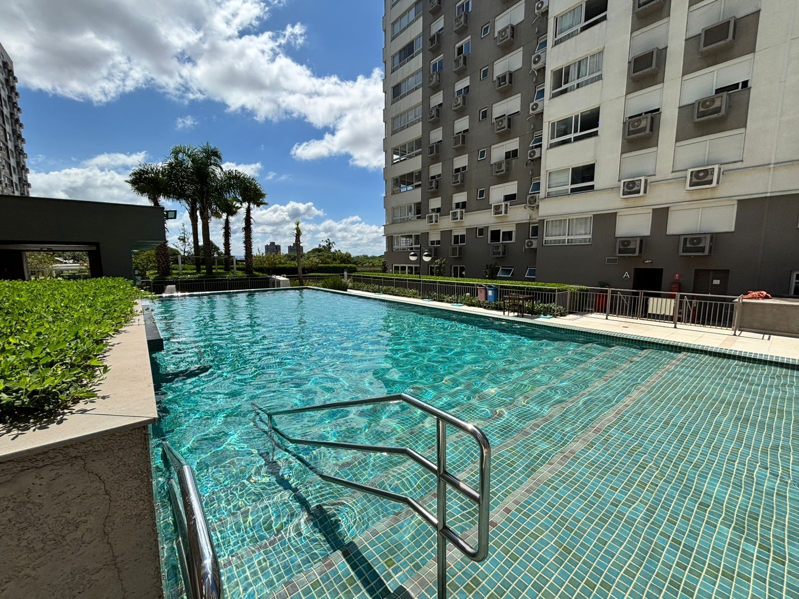 Excelente apartamento 3 dormitórios semimobiliado com vaga no ICON — foto 7